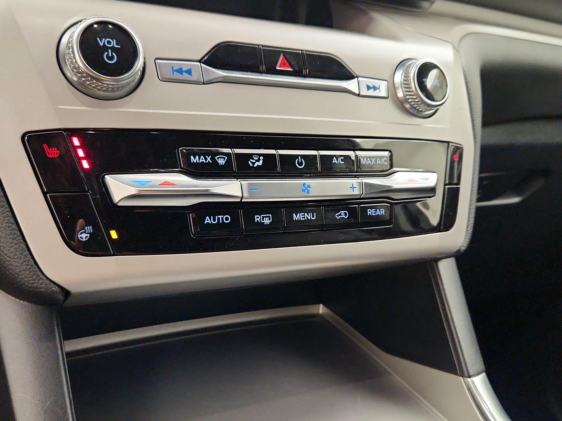 Thumbnail: 2023 Ford Explorer - 16