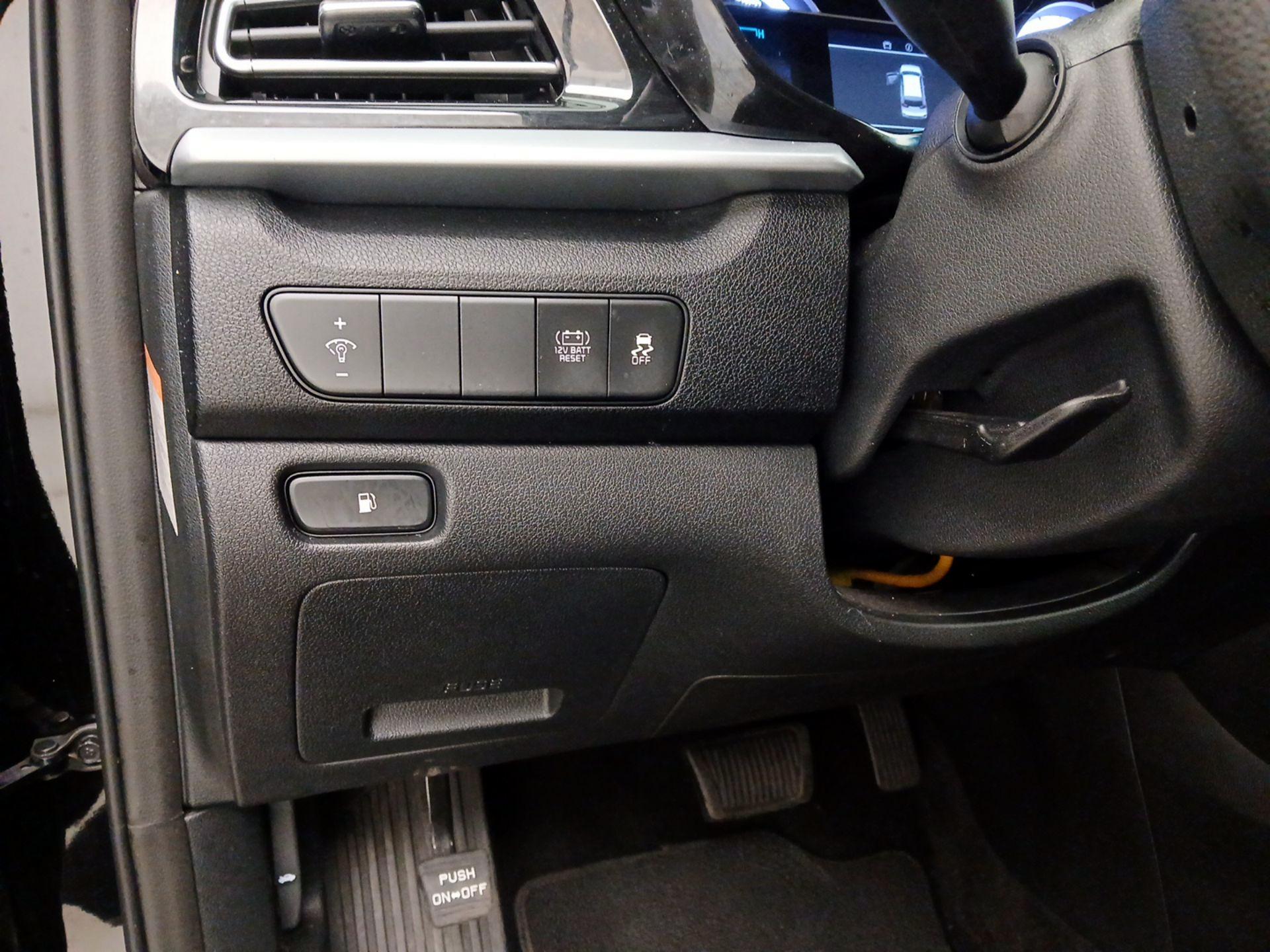 Thumbnail: 2020 Kia Niro - 13