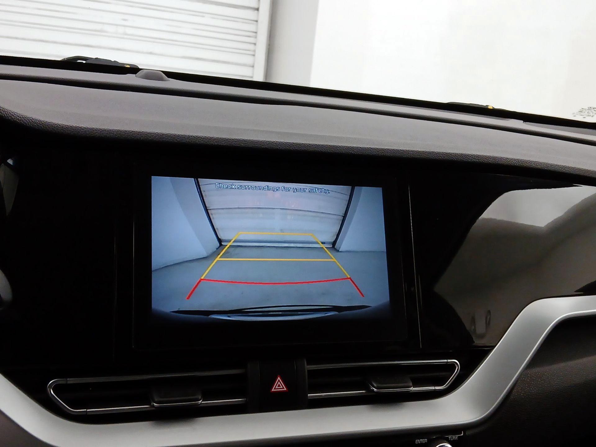 Thumbnail: 2020 Kia Niro - 14