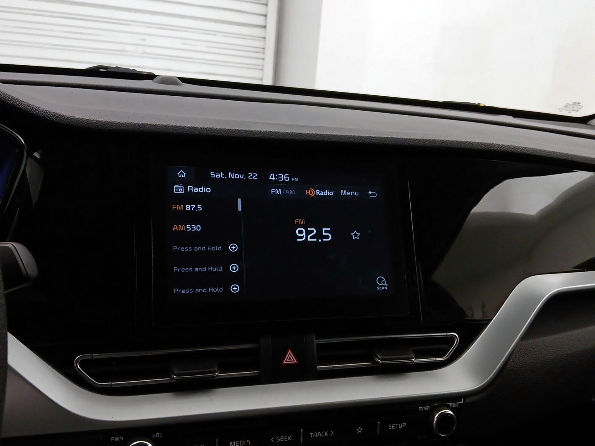 Thumbnail: 2020 Kia Niro - 15