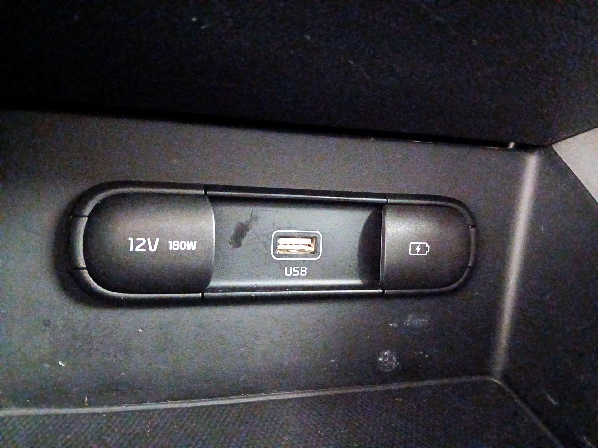 Thumbnail: 2020 Kia Niro - 18