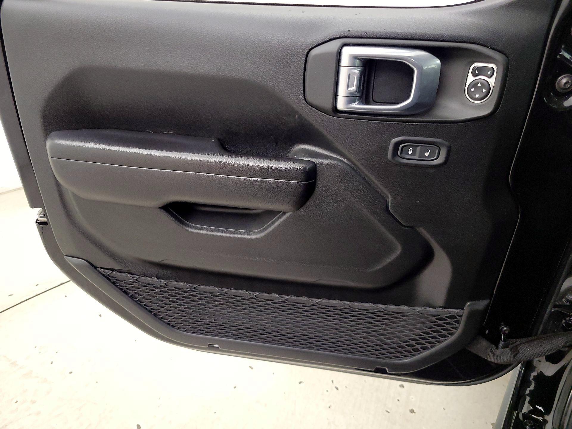 Thumbnail: 2021 Jeep Wrangler - 12