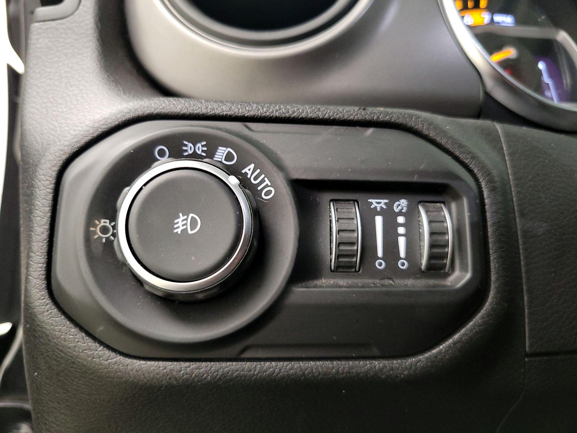 Thumbnail: 2021 Jeep Wrangler - 13