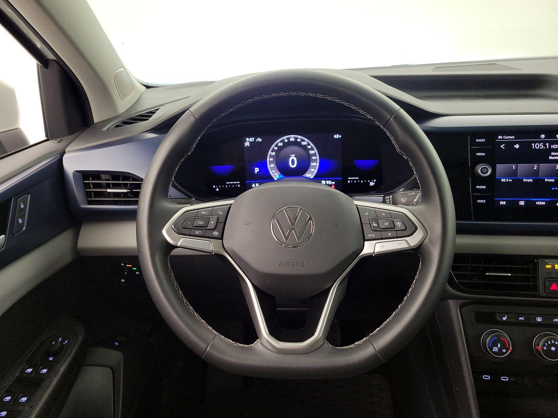 Thumbnail: 2022 Volkswagen Taos - 10