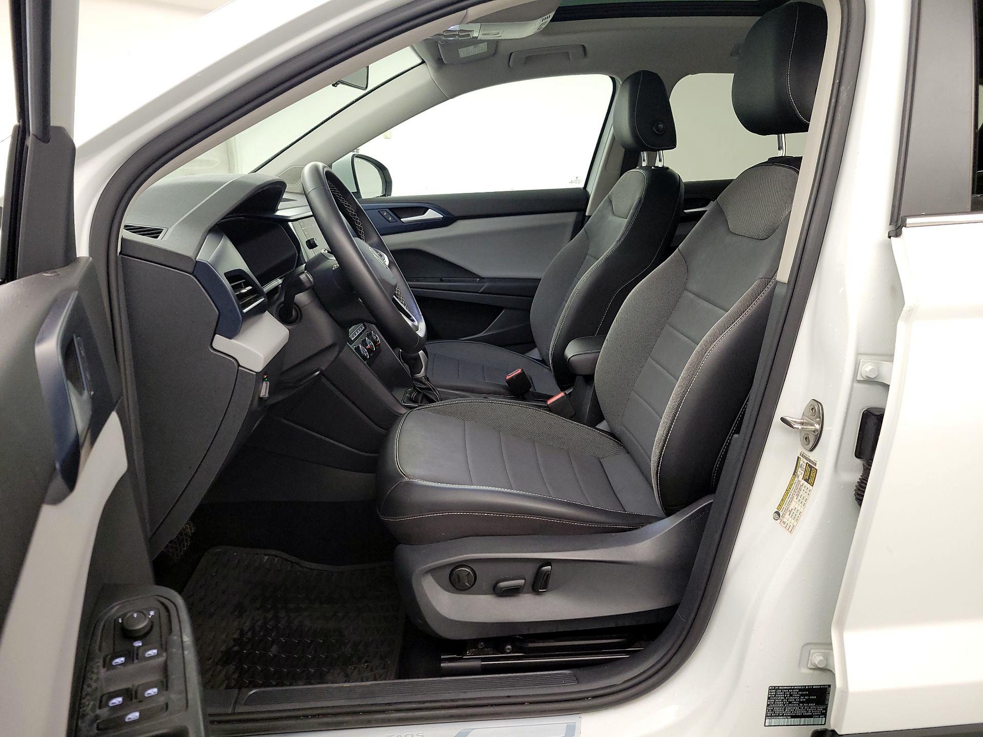 Thumbnail: 2022 Volkswagen Taos - 11