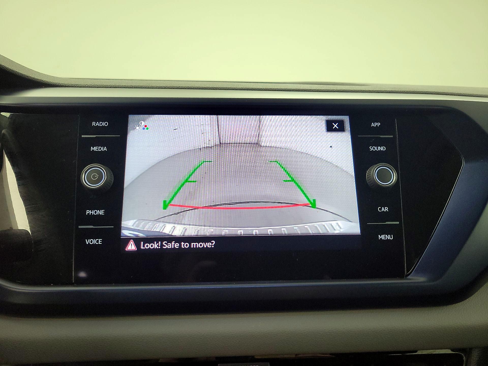 Thumbnail: 2022 Volkswagen Taos - 14