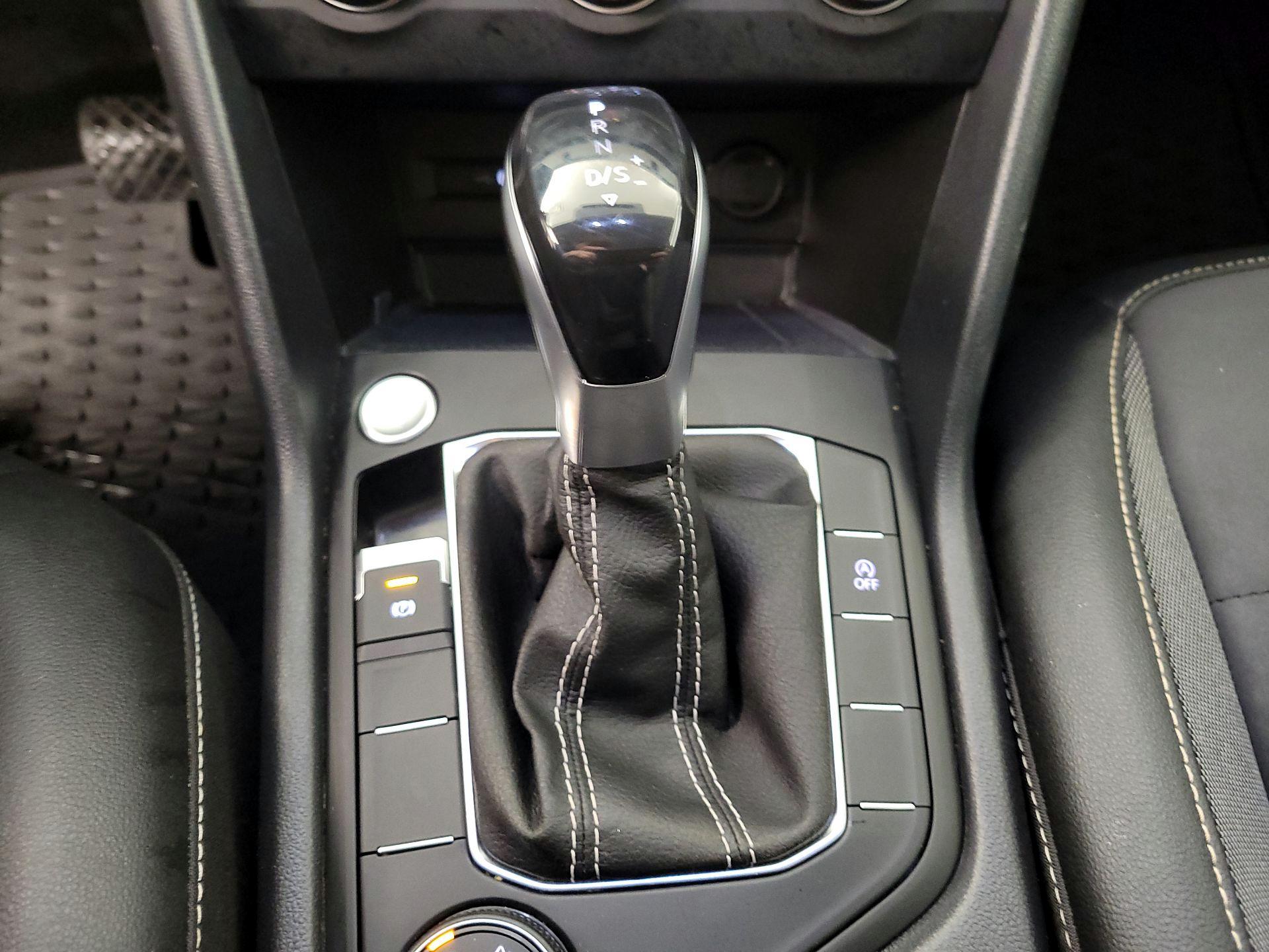 Thumbnail: 2022 Volkswagen Taos - 17