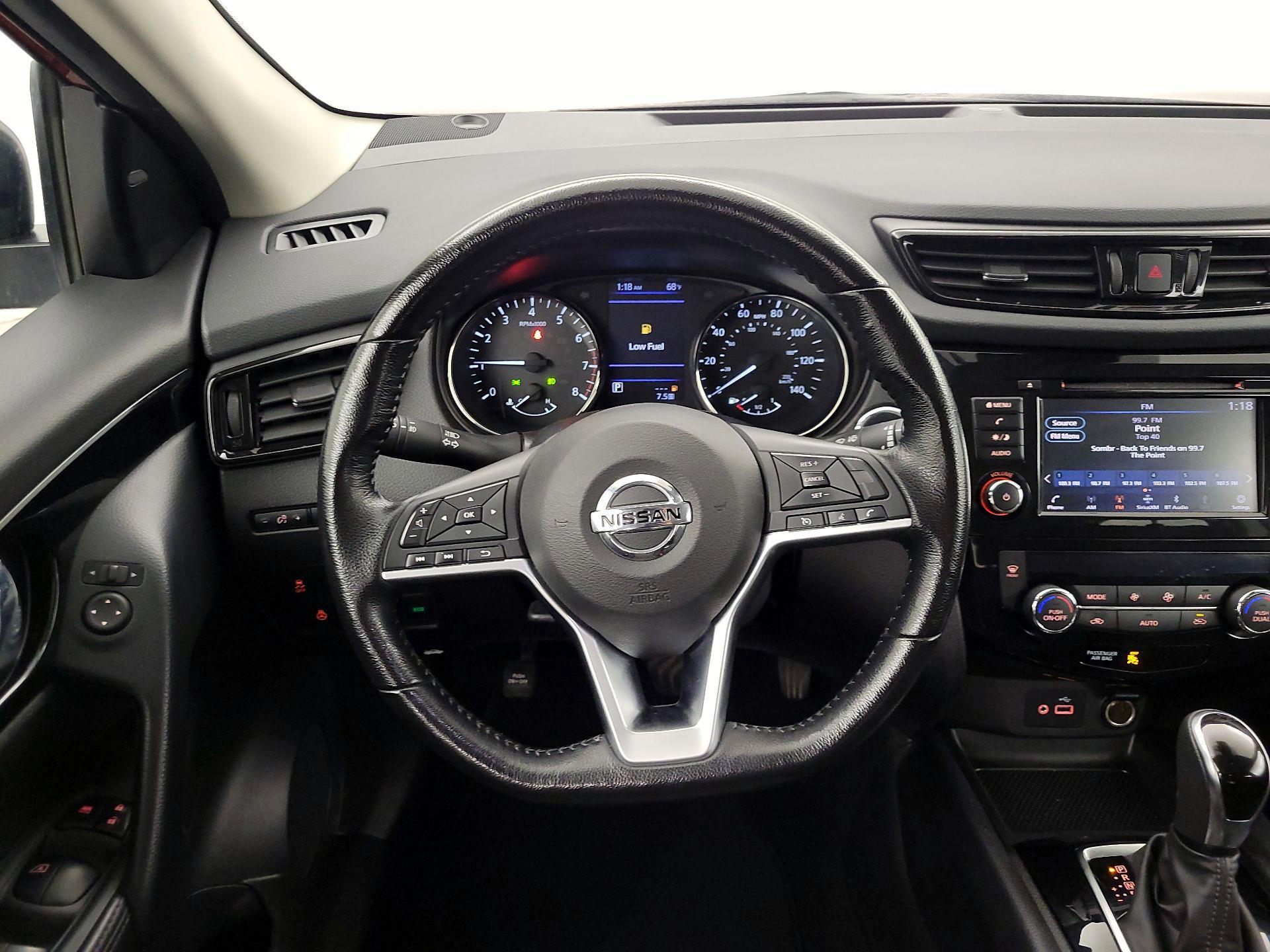 Thumbnail: 2021 Nissan Rogue Sport - 10