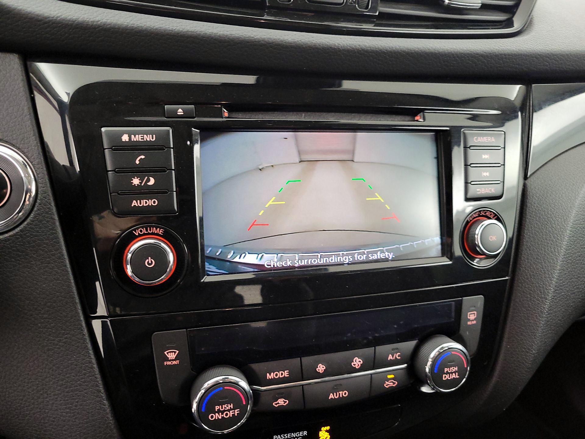 Thumbnail: 2021 Nissan Rogue Sport - 14