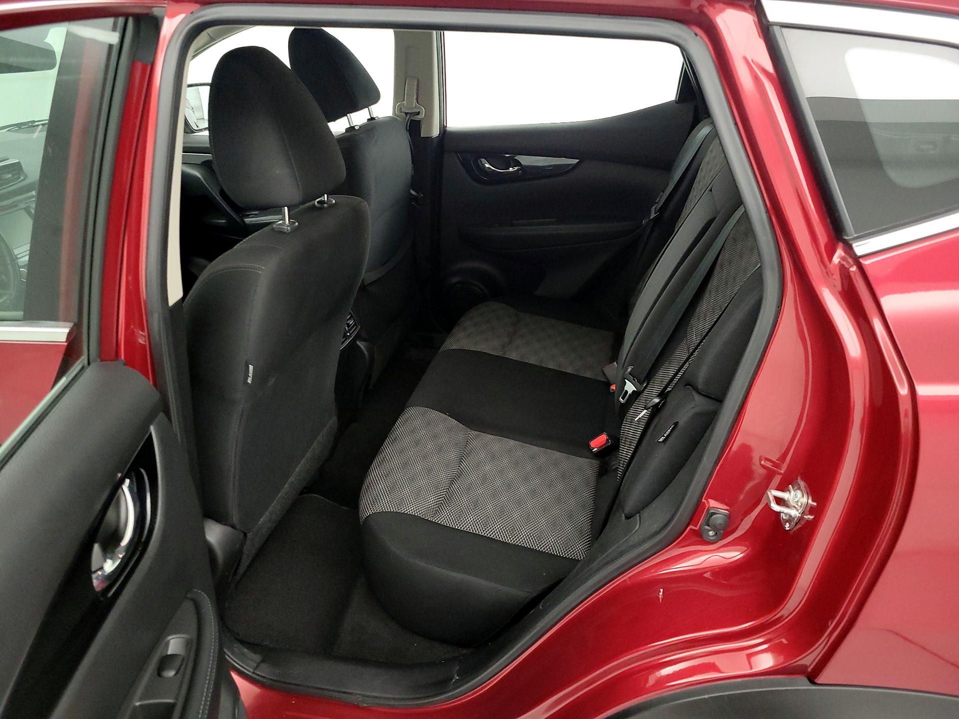 Thumbnail: 2021 Nissan Rogue Sport - 19