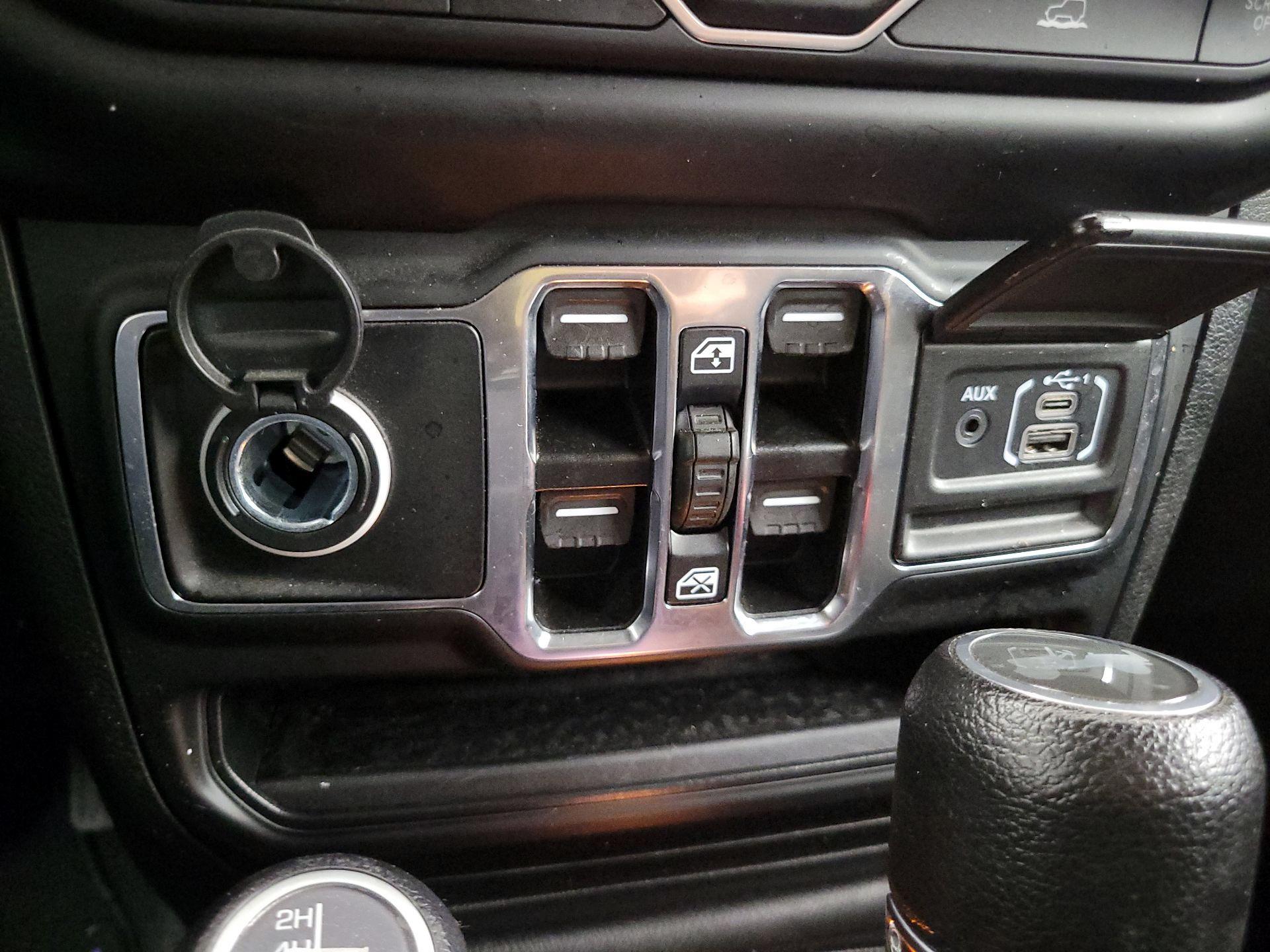 Thumbnail: 2023 Jeep Wrangler - 18