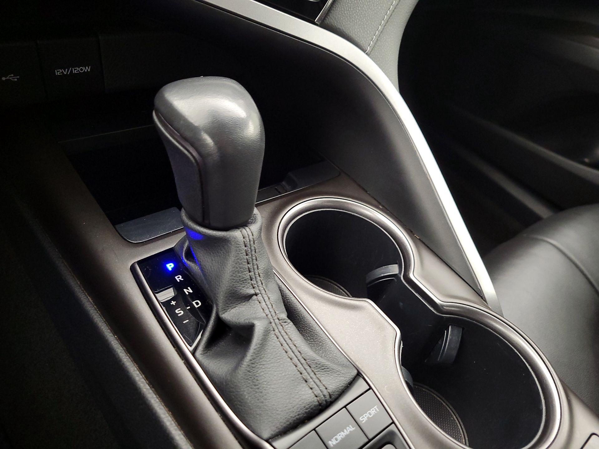 Thumbnail: 2023 Toyota Camry - 16