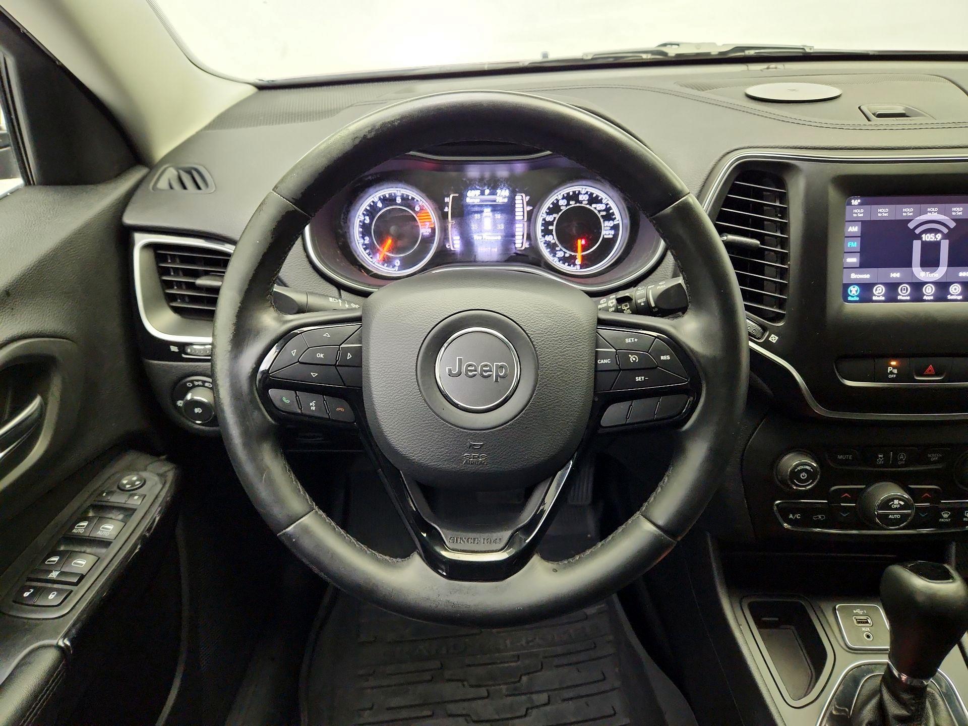 Thumbnail: 2020 Jeep Cherokee - 10