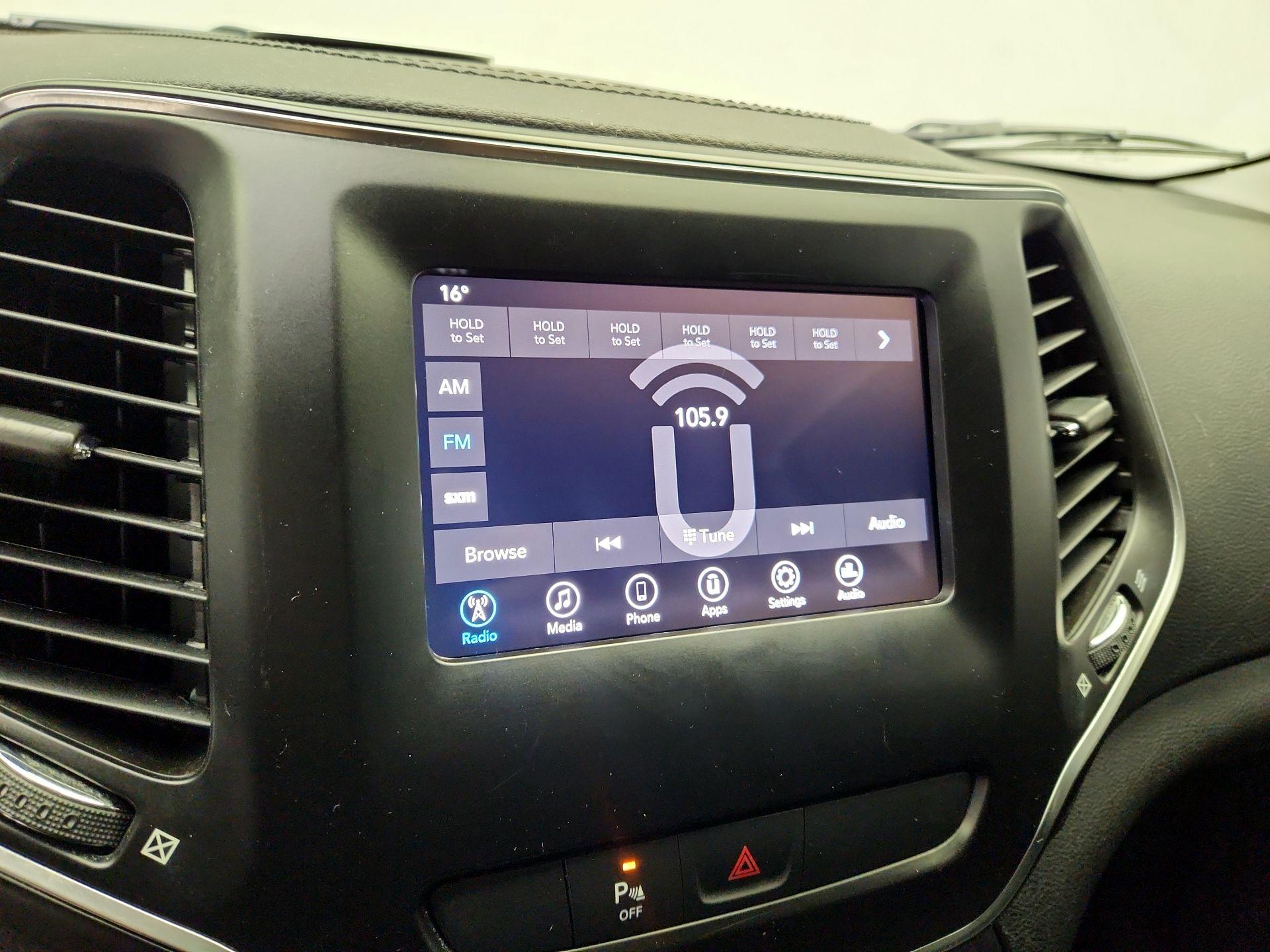 Thumbnail: 2020 Jeep Cherokee - 15