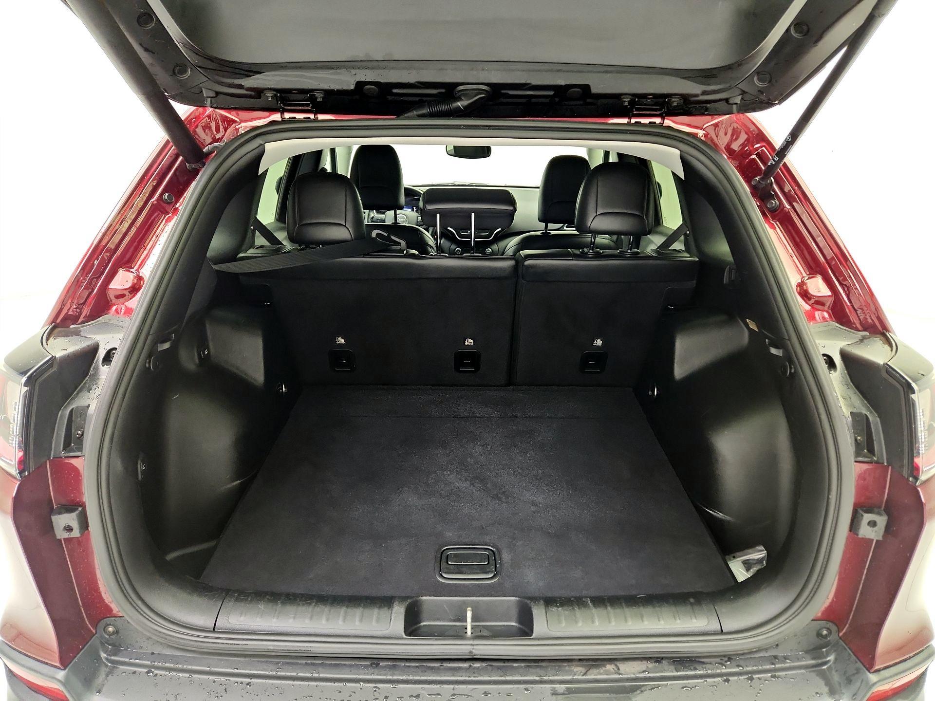 Thumbnail: 2020 Jeep Cherokee - 20