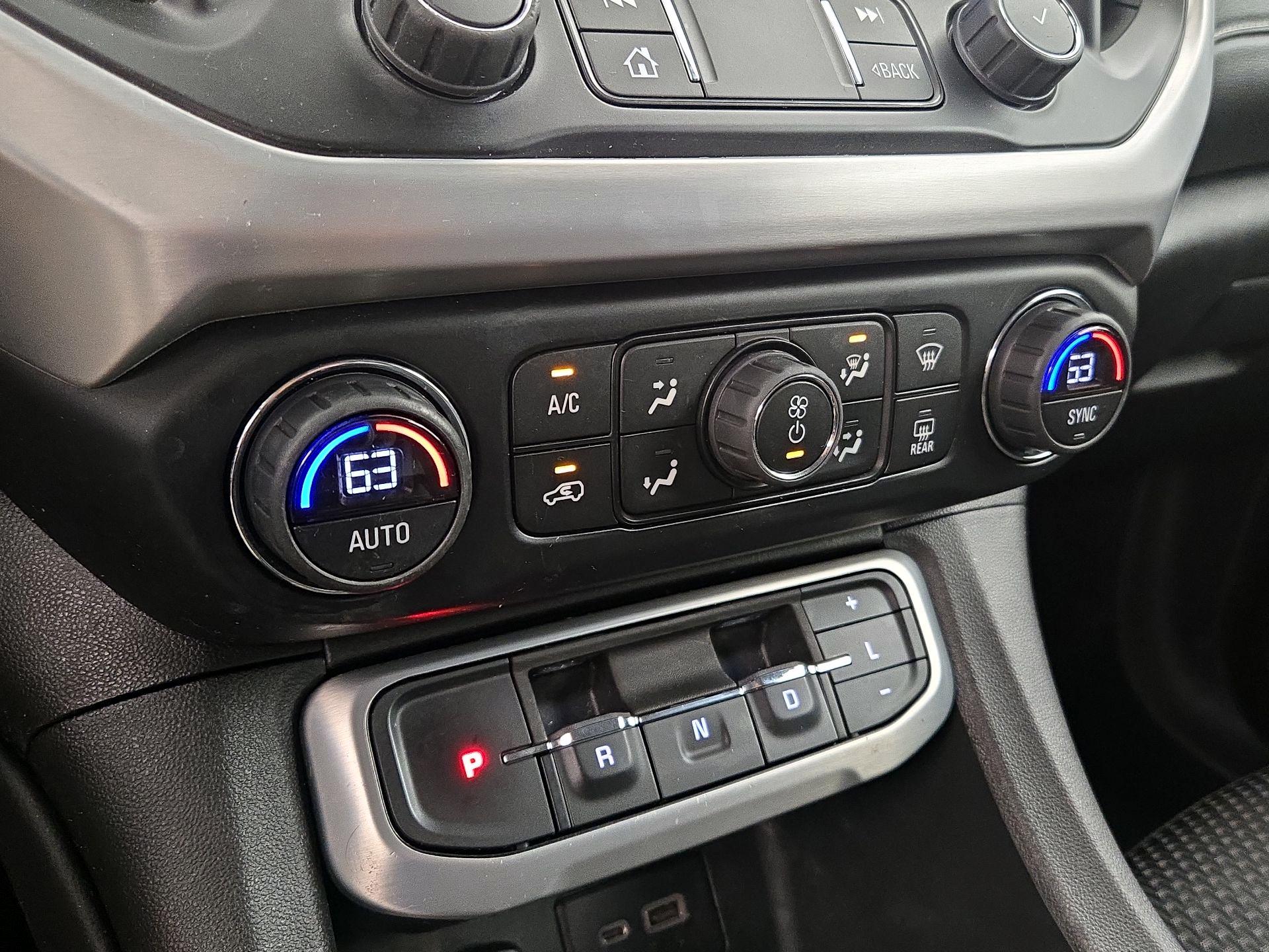 Thumbnail: 2022 GMC Acadia - 16