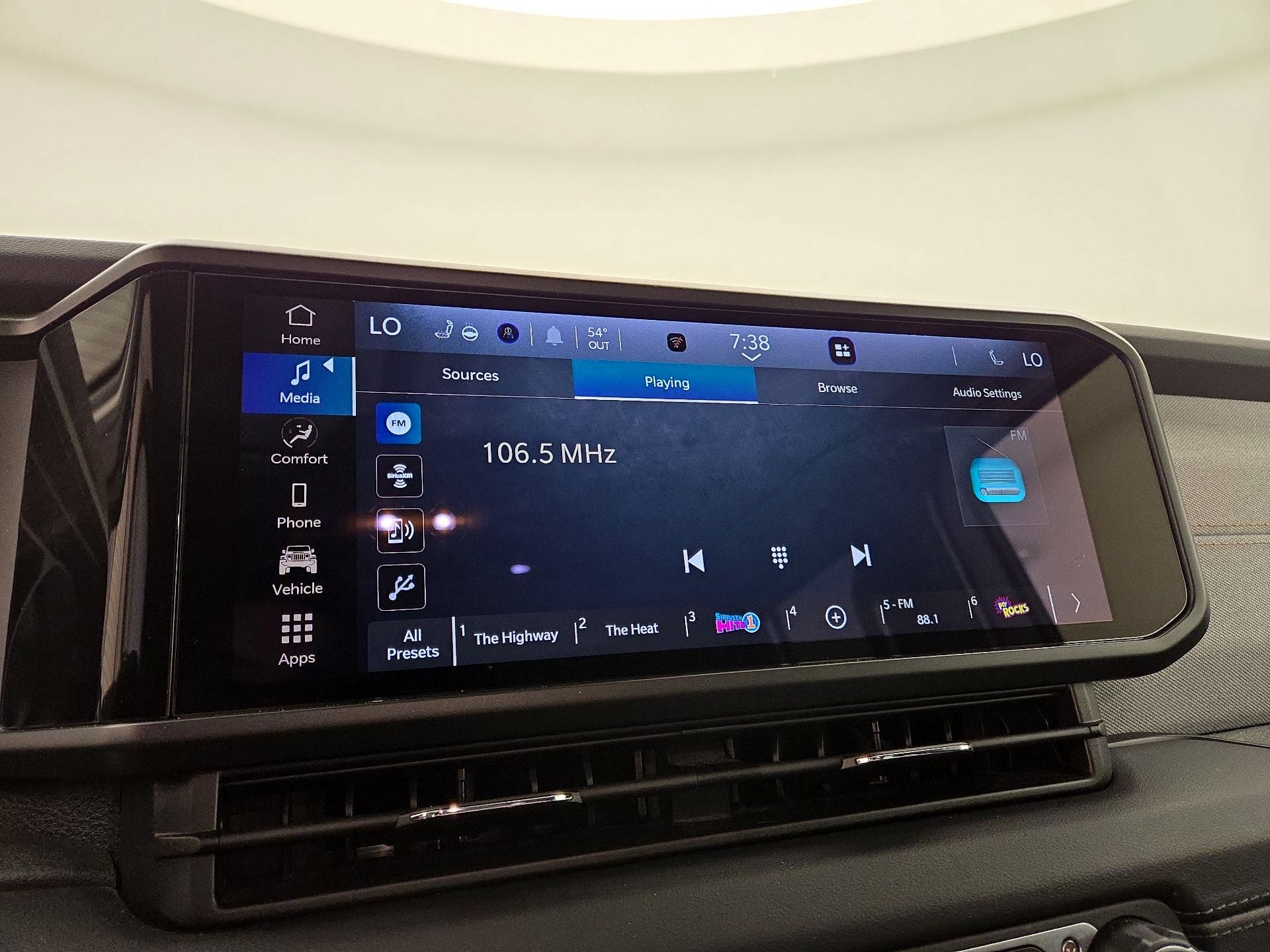 Thumbnail: 2024 Jeep Wrangler - 15