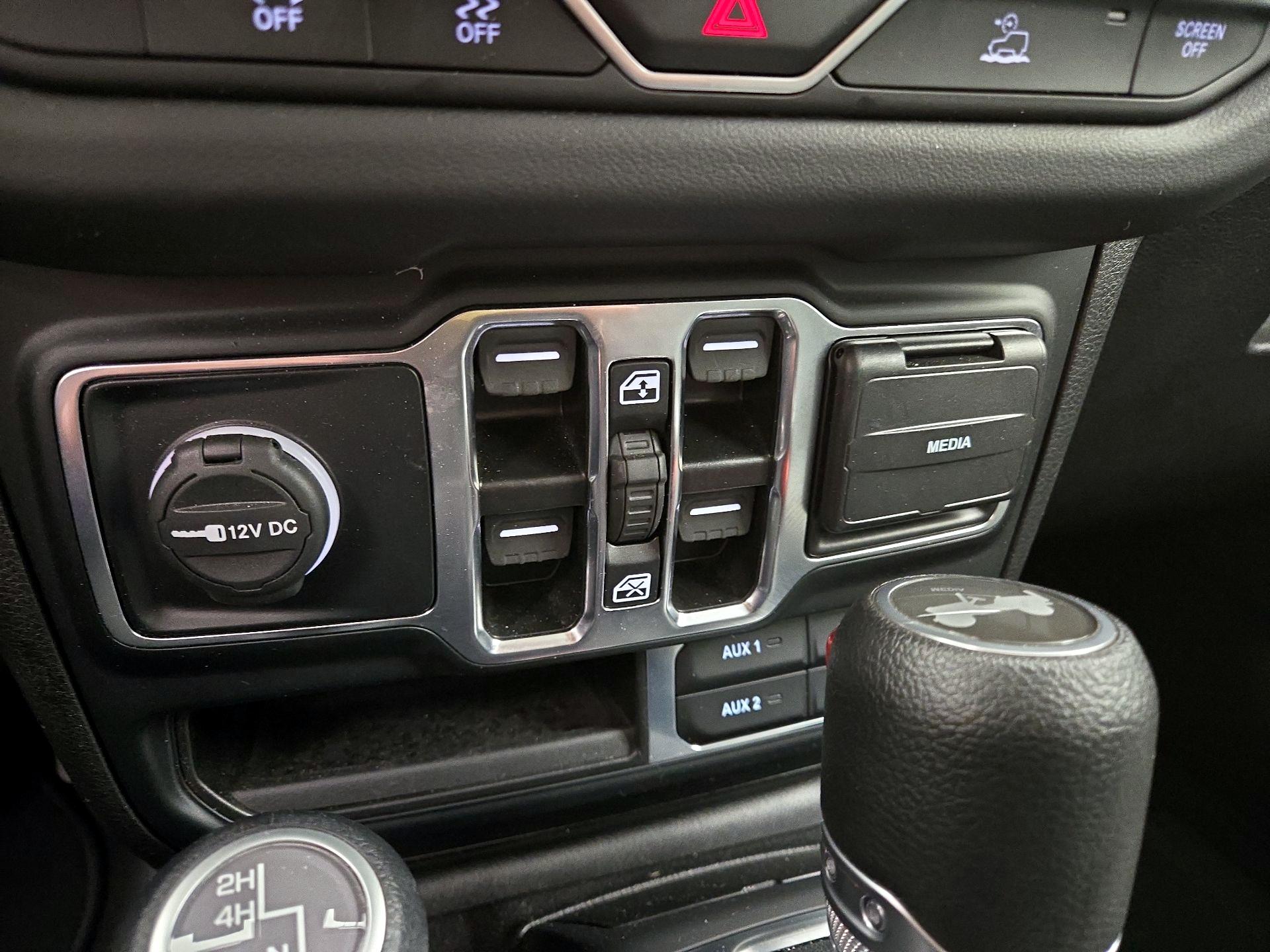 Thumbnail: 2024 Jeep Wrangler - 18