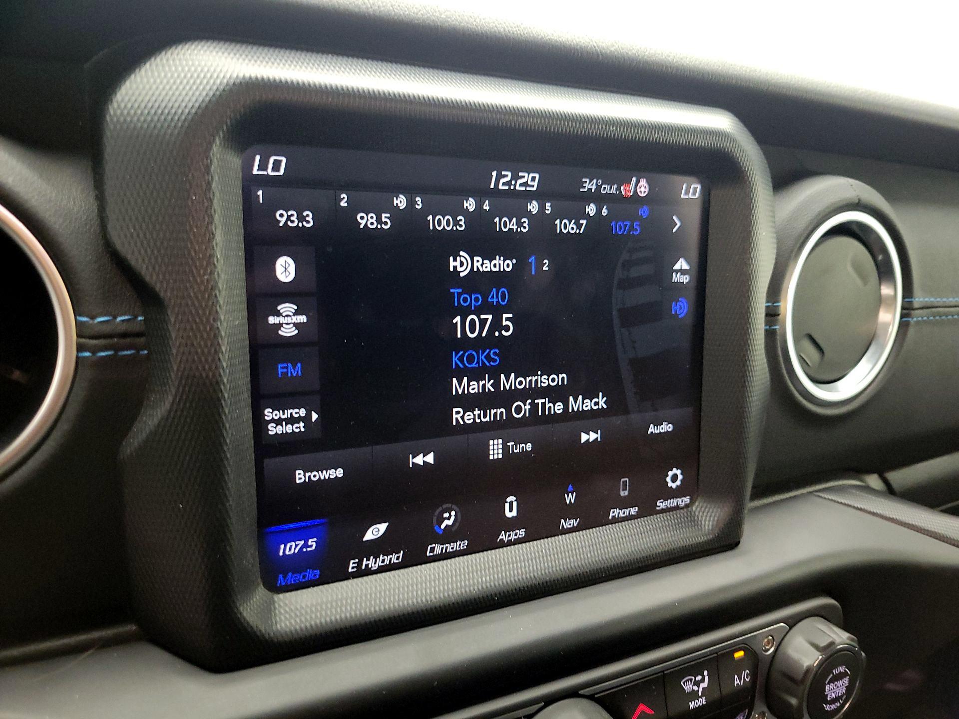 Thumbnail: 2022 Jeep Wrangler - 14