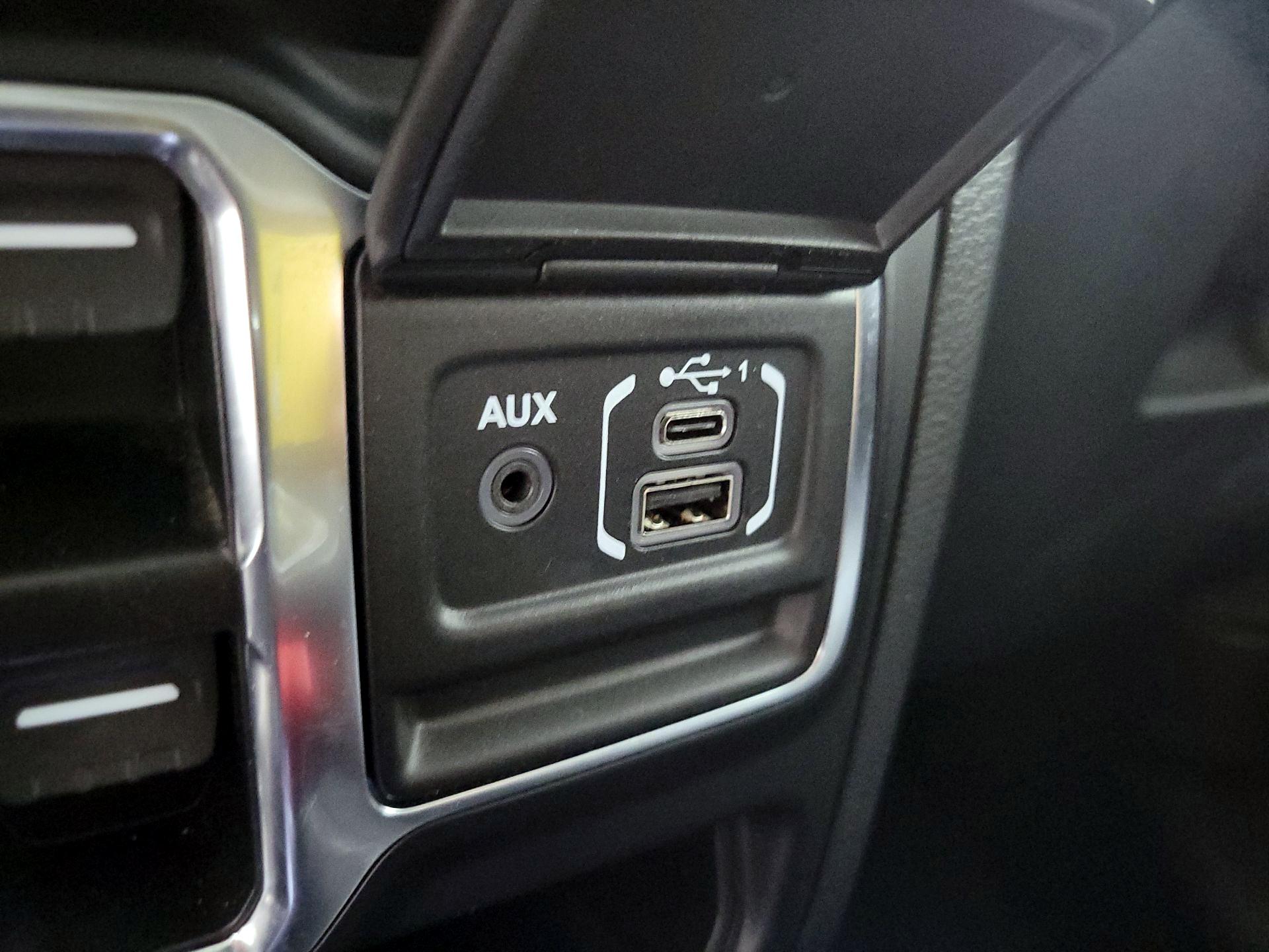 Thumbnail: 2022 Jeep Wrangler - 17