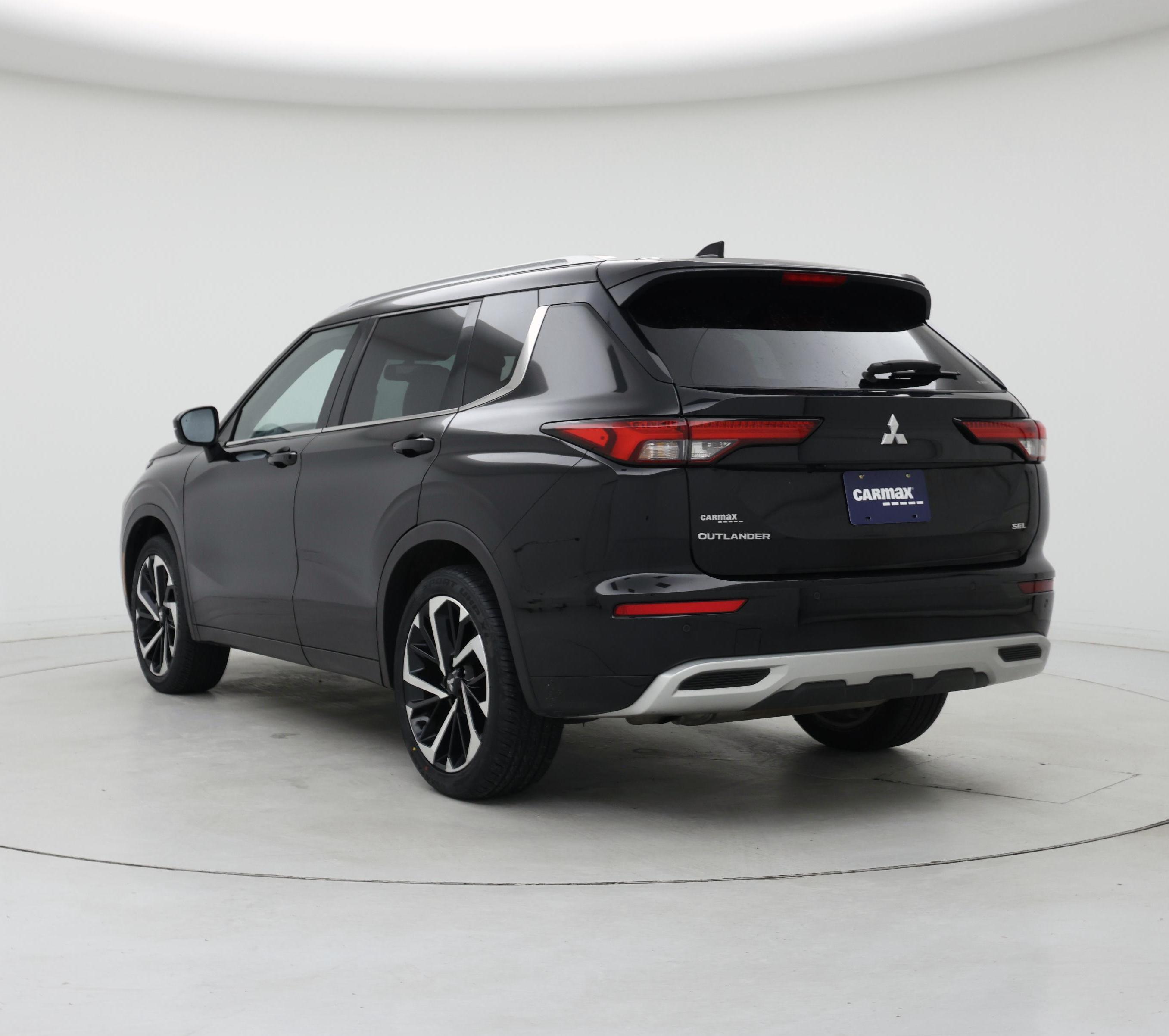 Thumbnail: 2022 Mitsubishi Outlander - 2