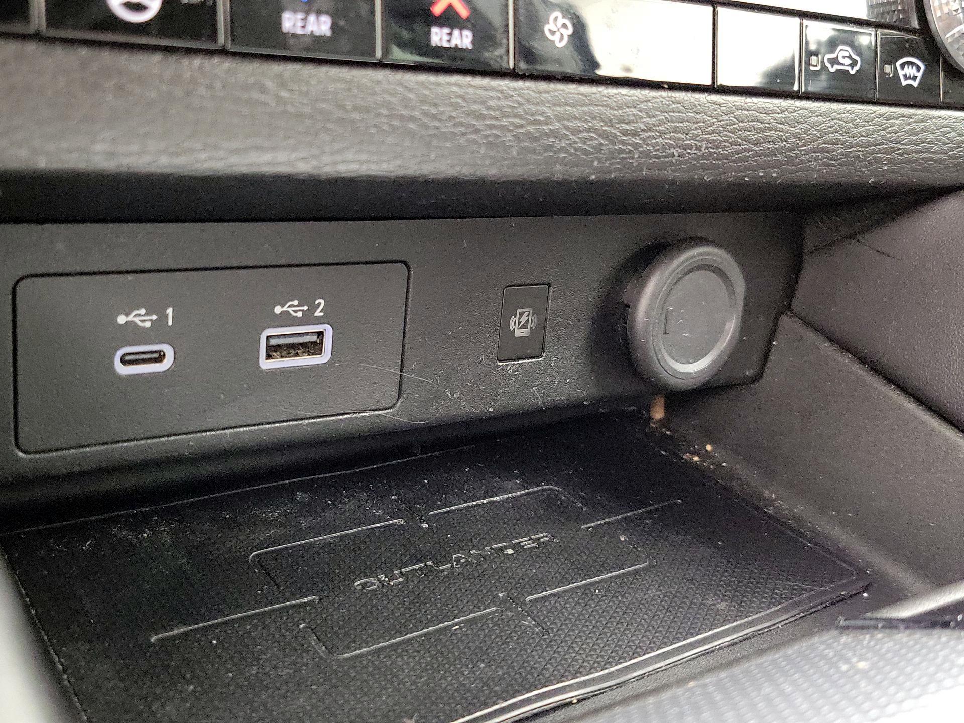 Thumbnail: 2022 Mitsubishi Outlander - 19