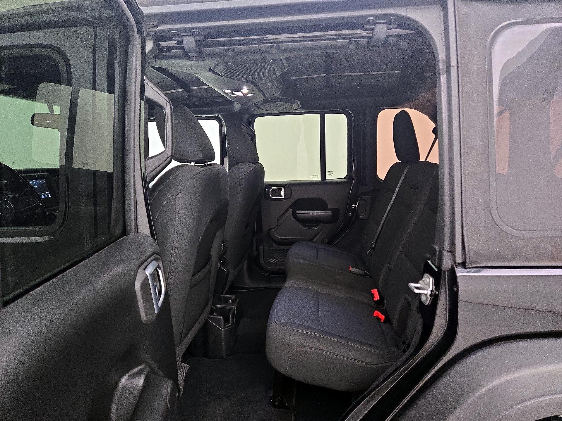 Thumbnail: 2021 Jeep Wrangler - 18