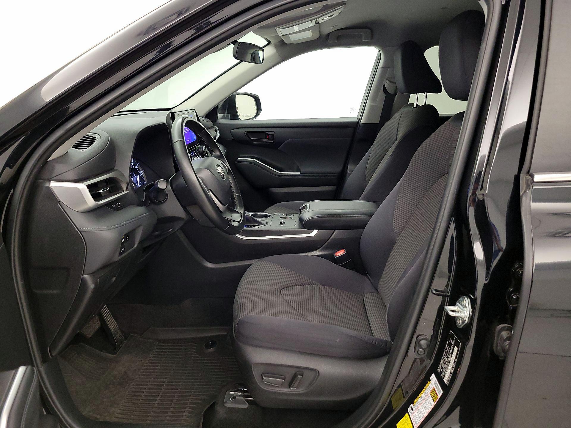 Thumbnail: 2023 Toyota Highlander - 11