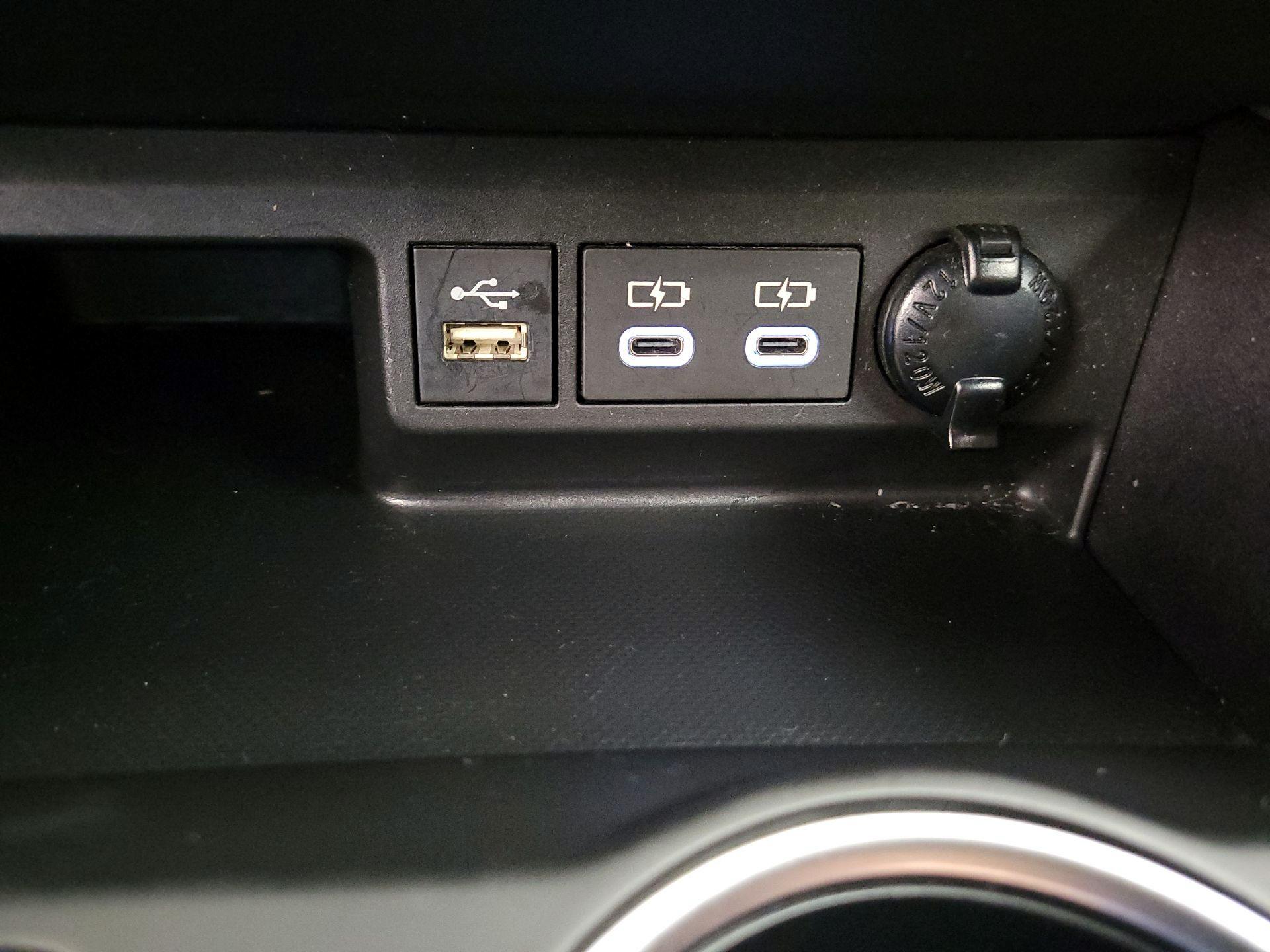 Thumbnail: 2023 Toyota Highlander - 18