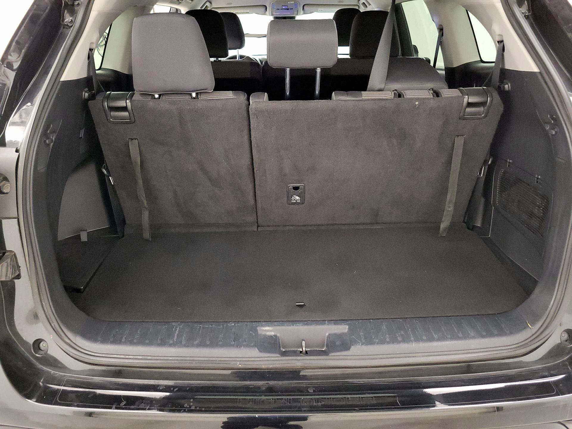 Thumbnail: 2023 Toyota Highlander - 20