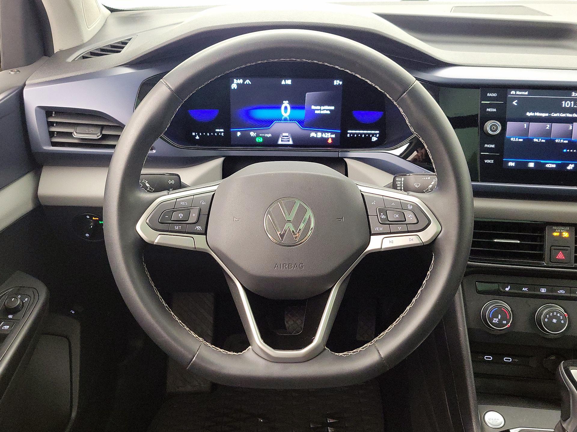 Thumbnail: 2022 Volkswagen Taos - 10