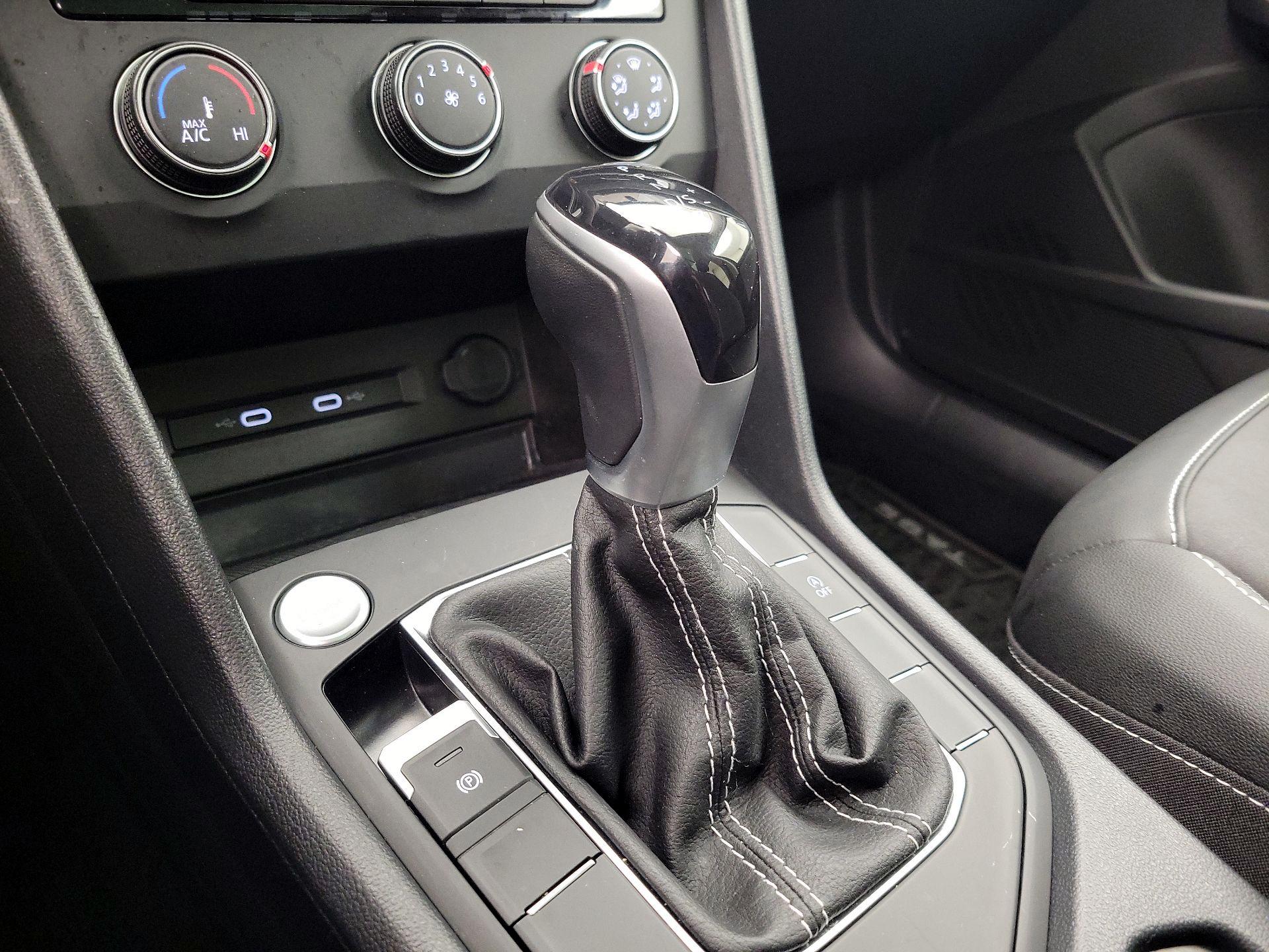 Thumbnail: 2022 Volkswagen Taos - 17