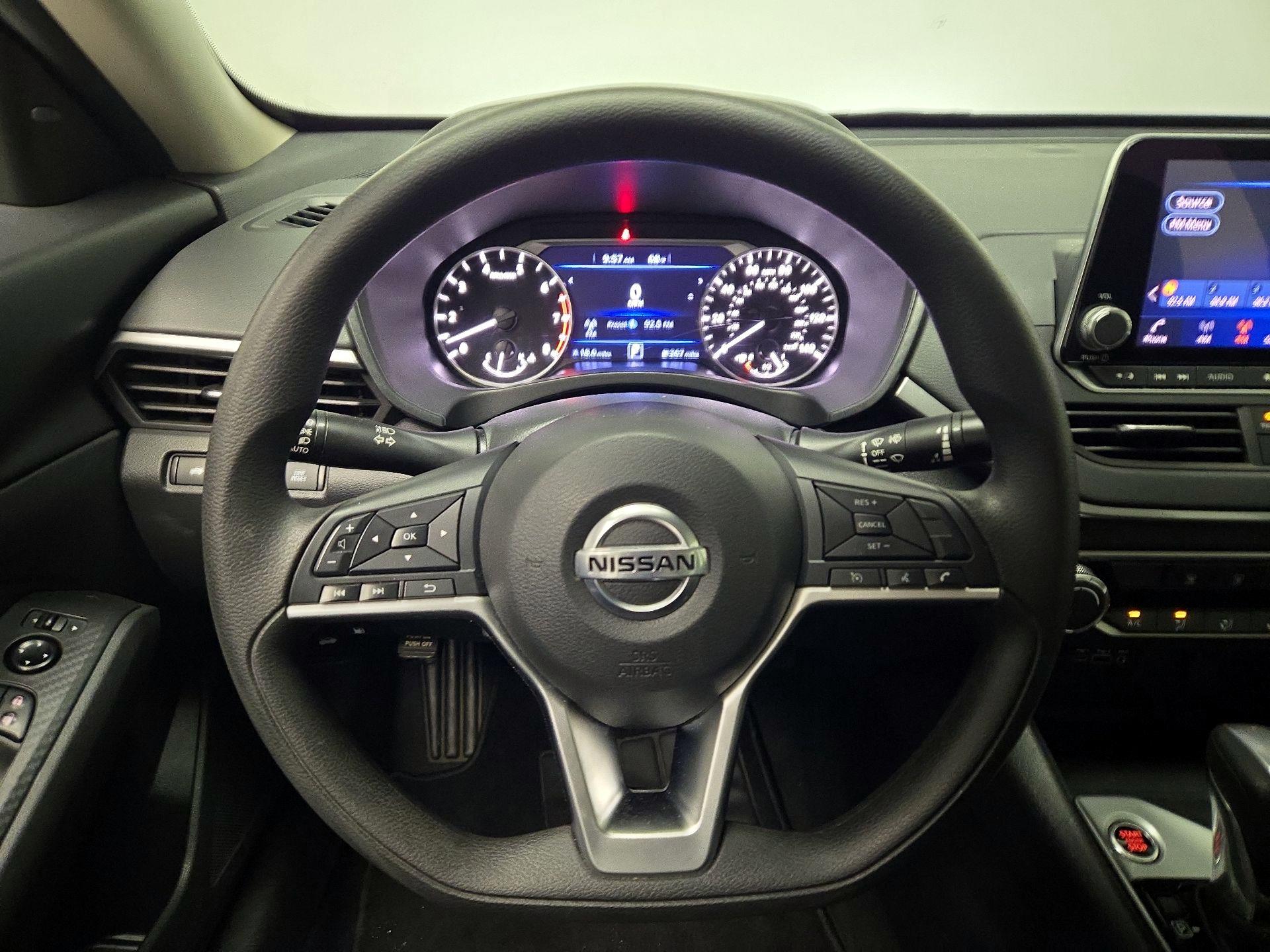 Thumbnail: 2022 Nissan Altima - 10