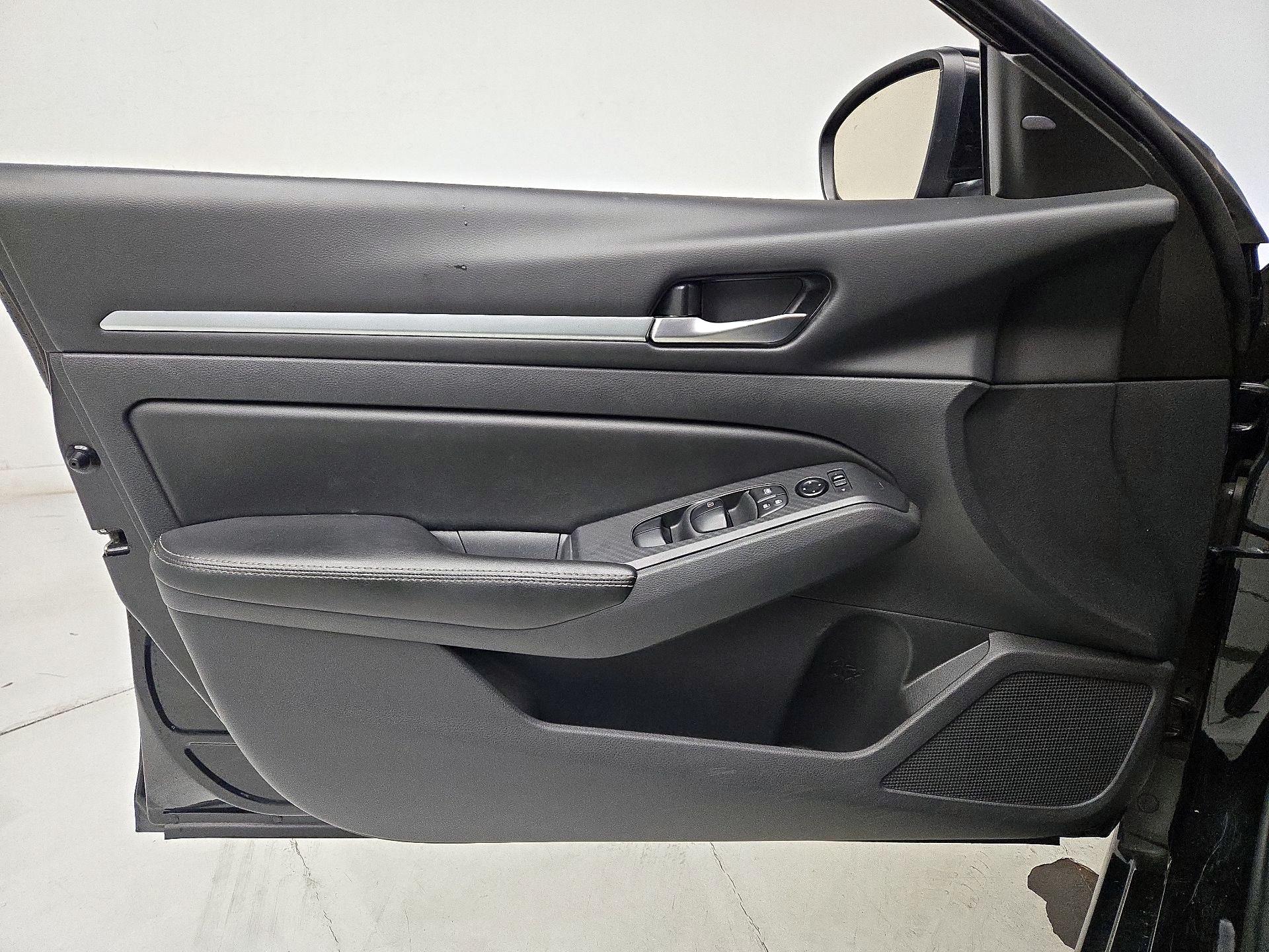 Thumbnail: 2022 Nissan Altima - 12