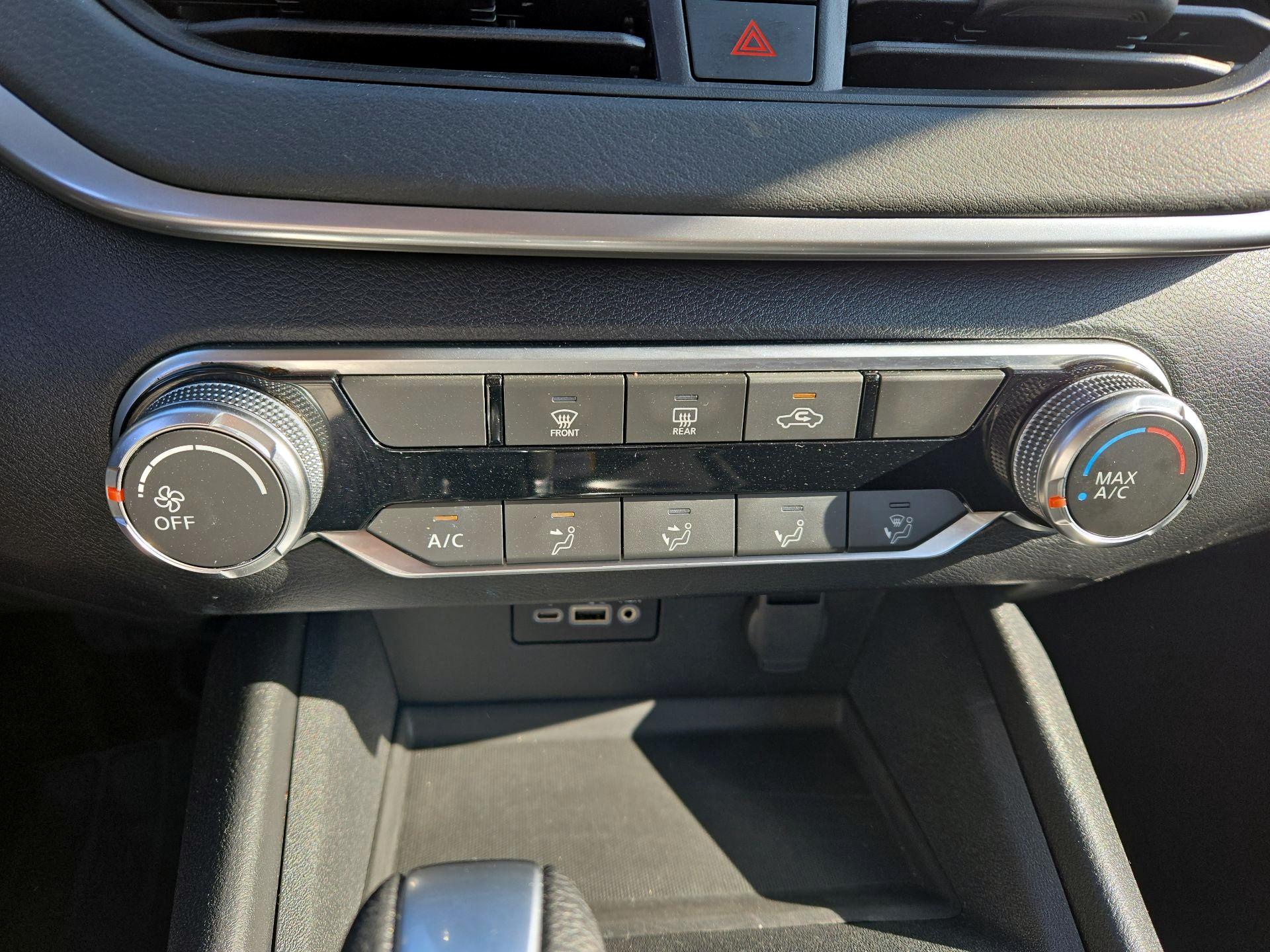 Thumbnail: 2022 Nissan Altima - 16