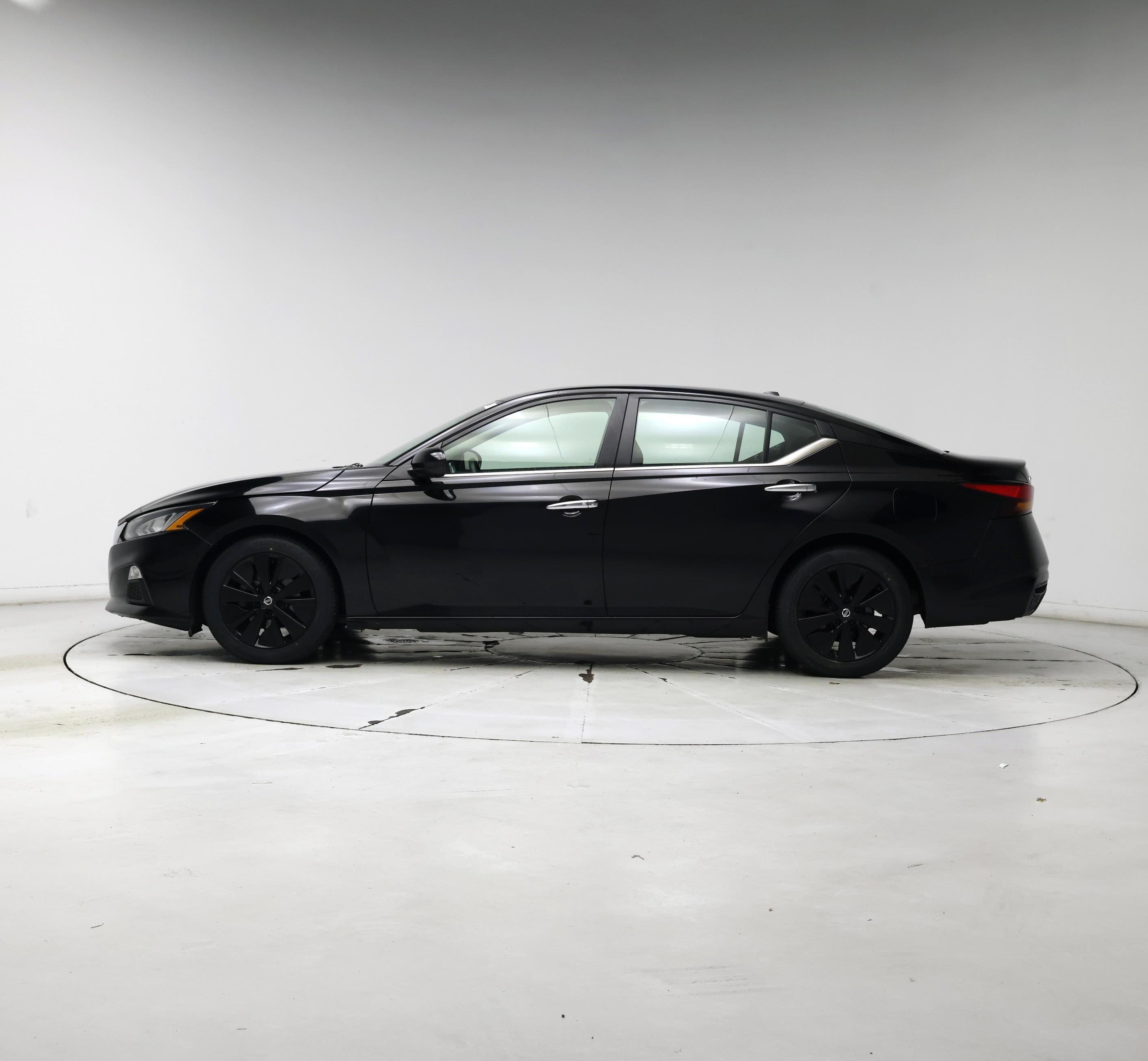 Thumbnail: 2022 Nissan Altima - 3