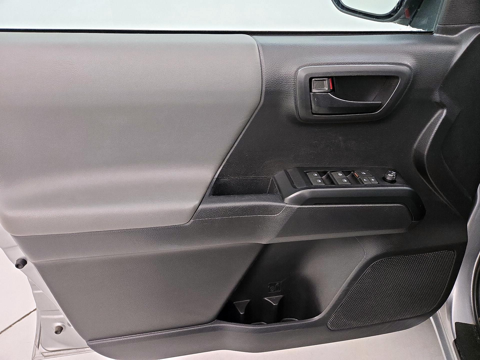 Thumbnail: 2022 Toyota Tacoma - 12