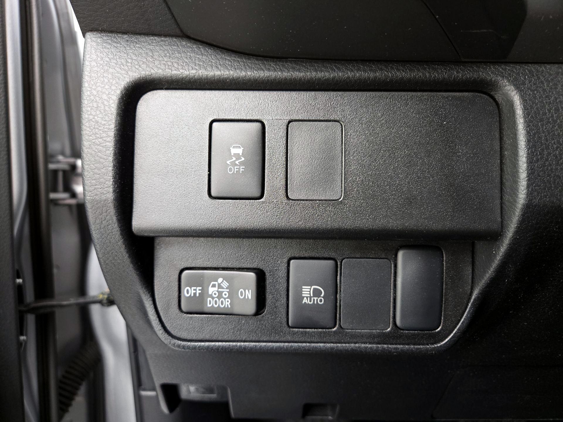 Thumbnail: 2022 Toyota Tacoma - 13