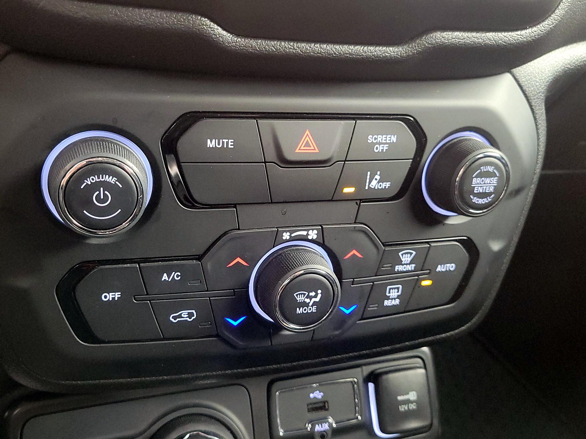 Thumbnail: 2022 Jeep Renegade - 17