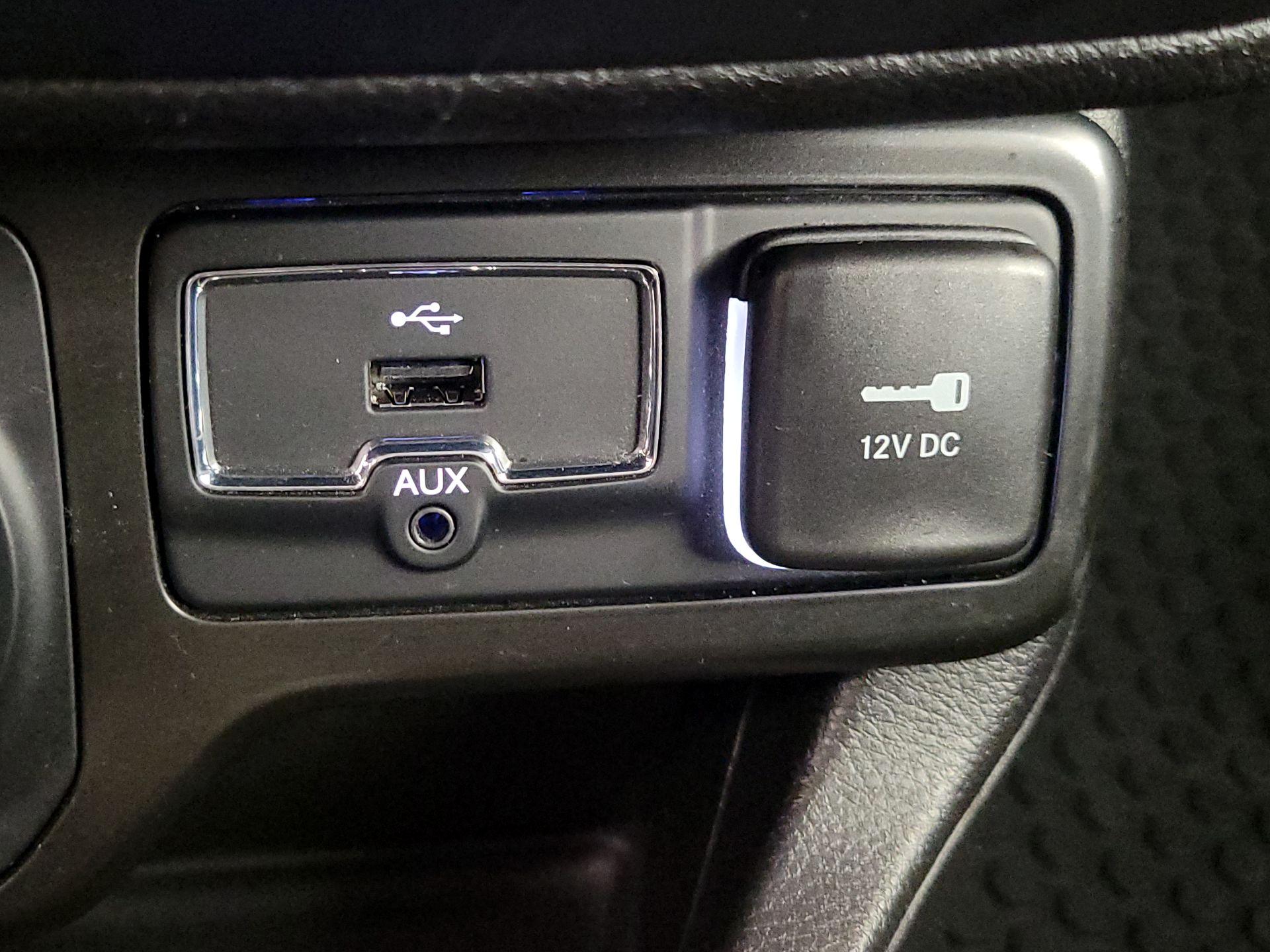 Thumbnail: 2022 Jeep Renegade - 19