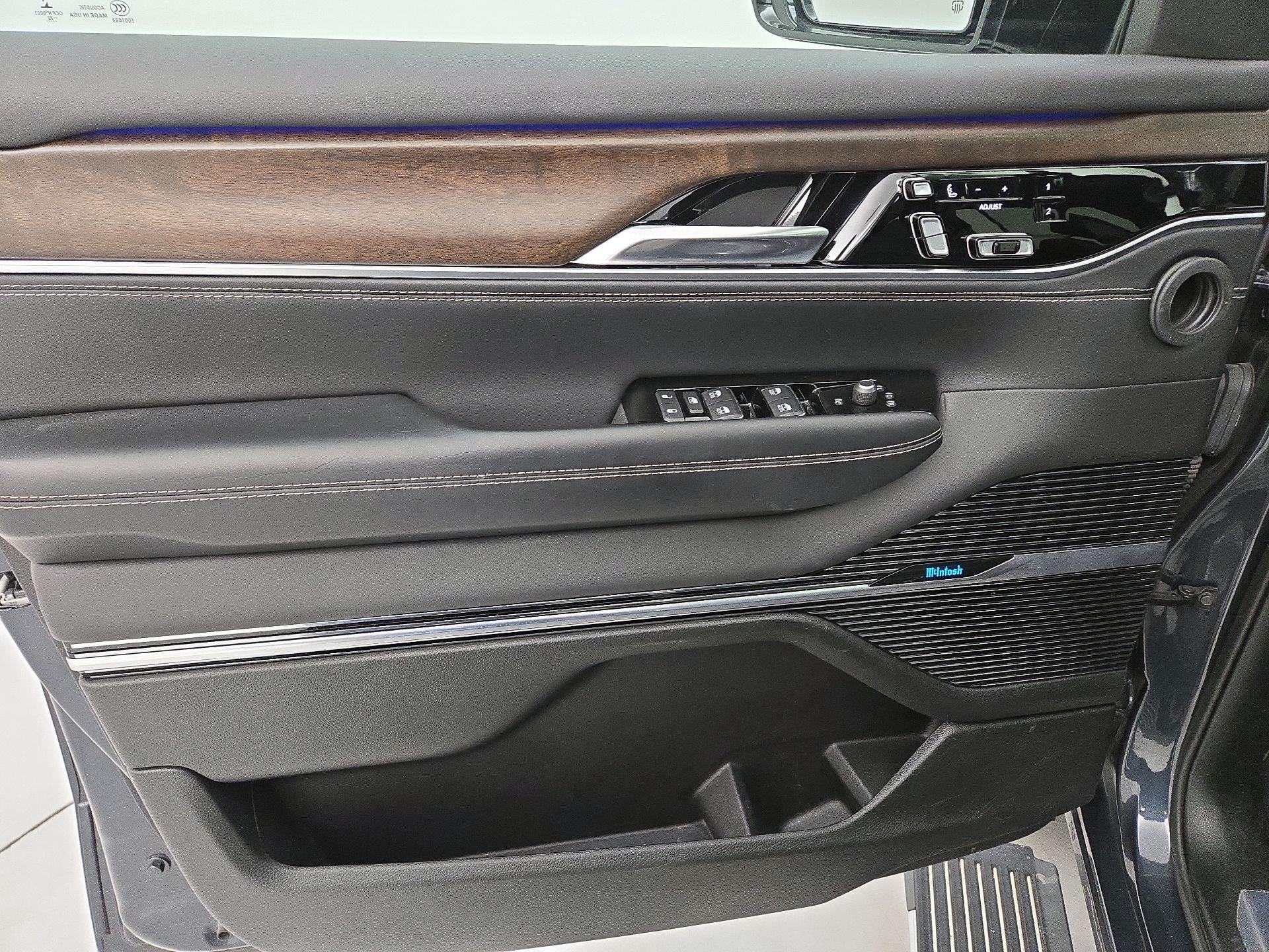 Thumbnail: 2022 Jeep Grand Wagoneer - 12