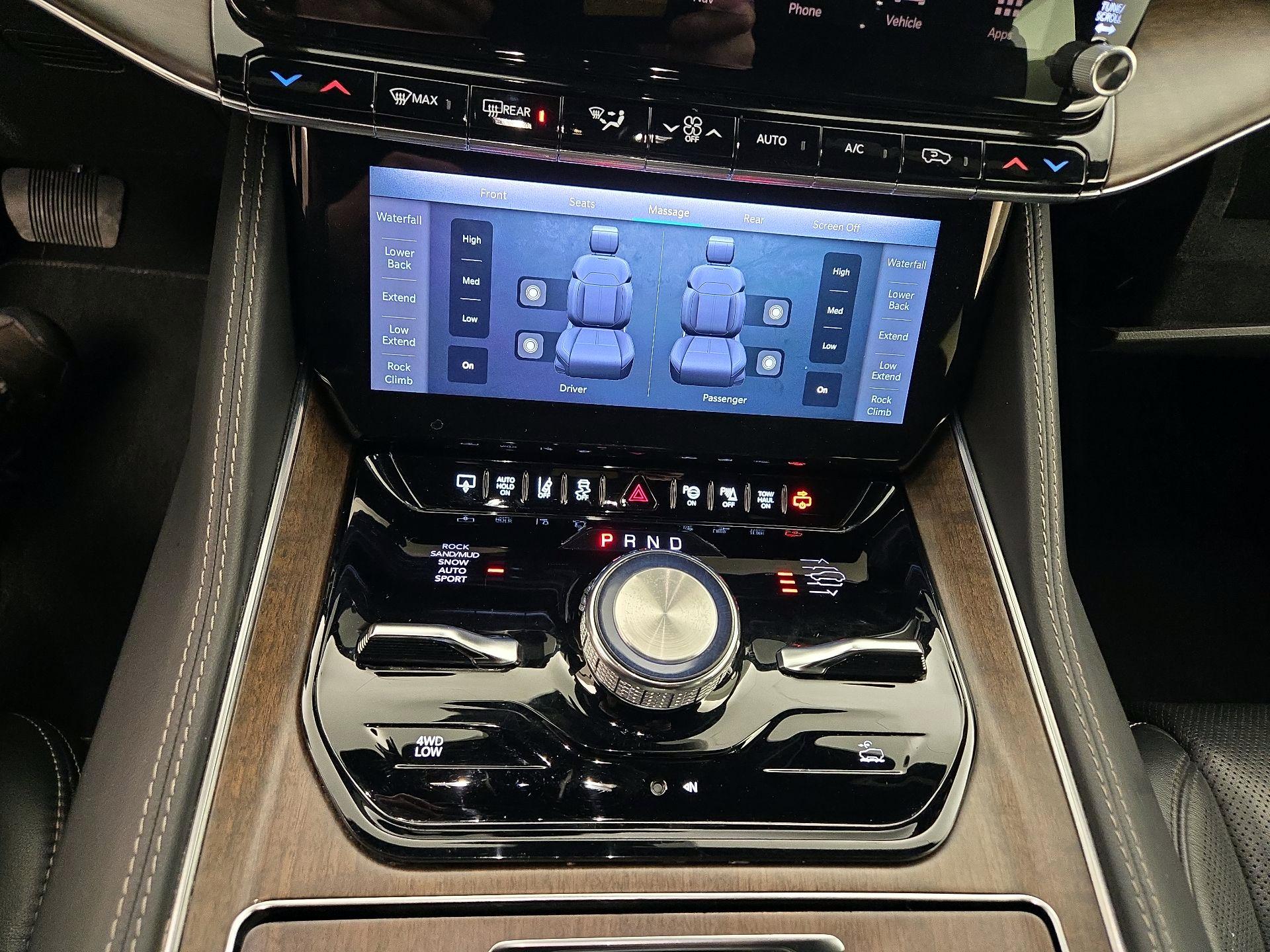 Thumbnail: 2022 Jeep Grand Wagoneer - 18