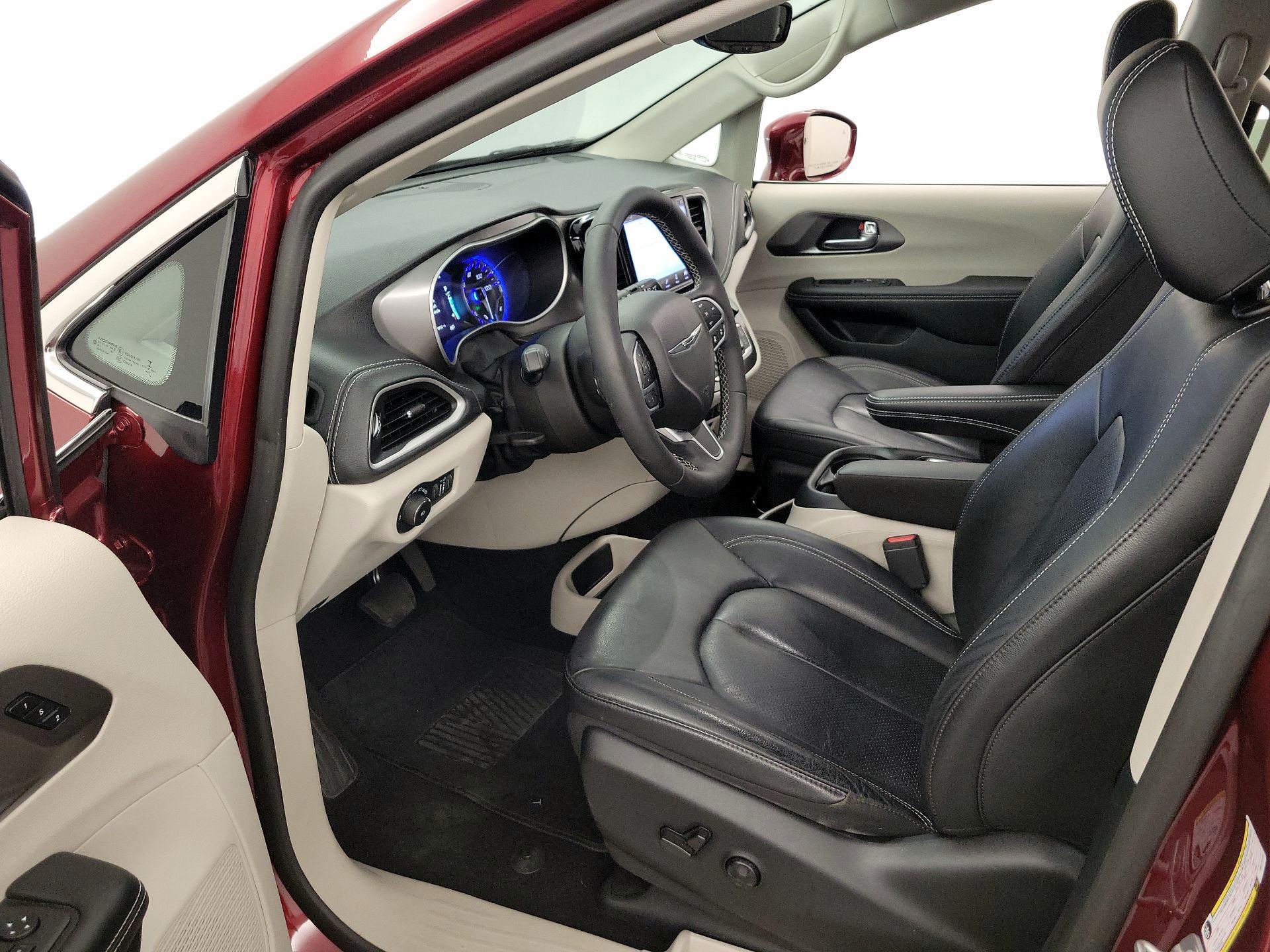 Thumbnail: 2022 Chrysler Pacifica - 11