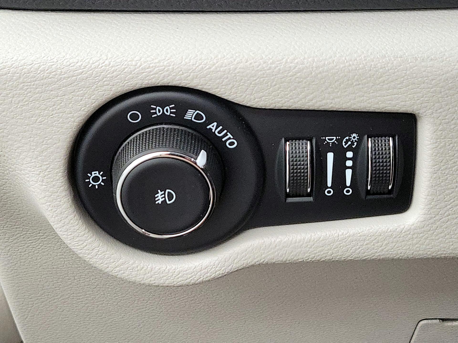 Thumbnail: 2022 Chrysler Pacifica - 13