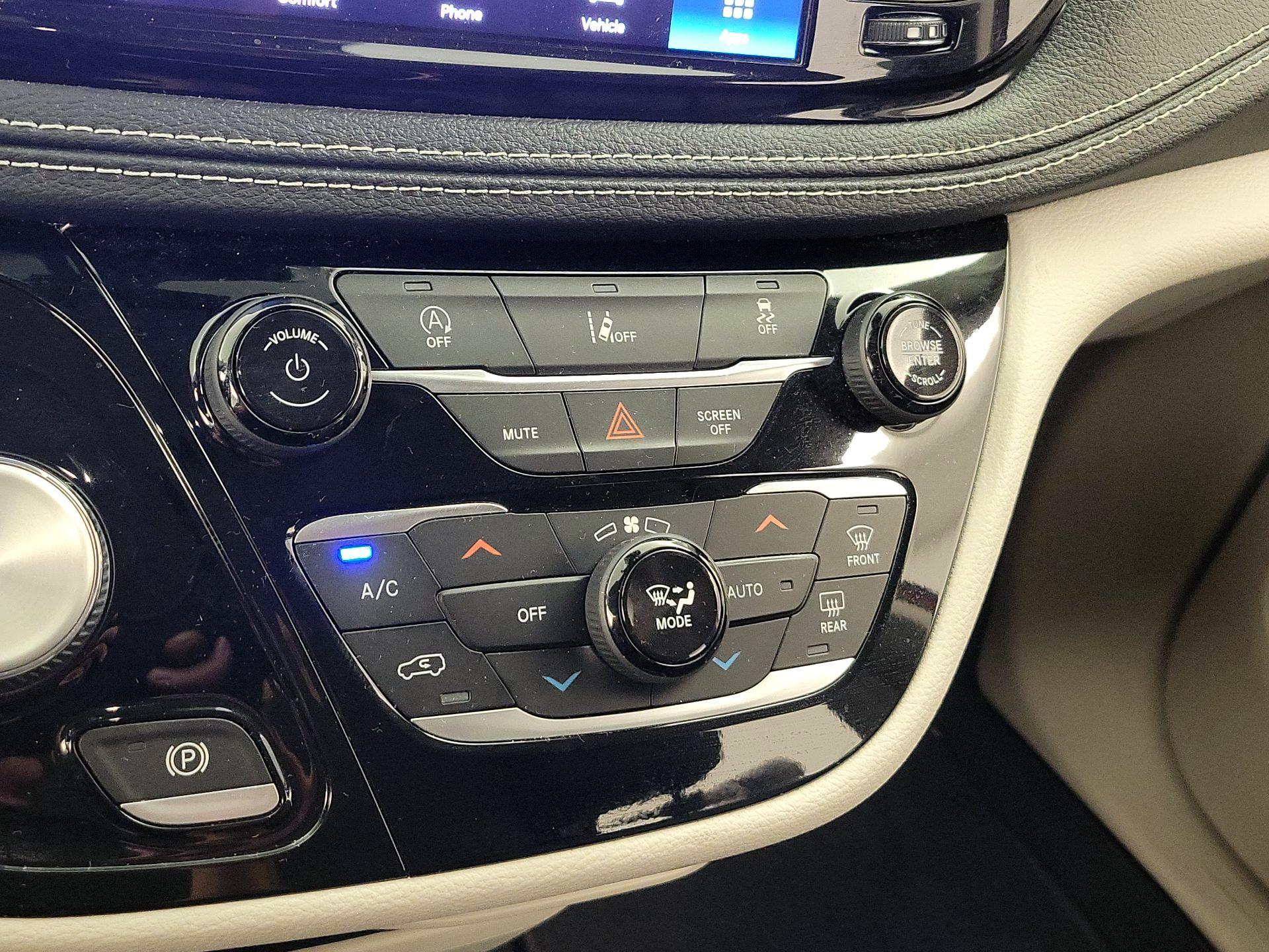 Thumbnail: 2022 Chrysler Pacifica - 16