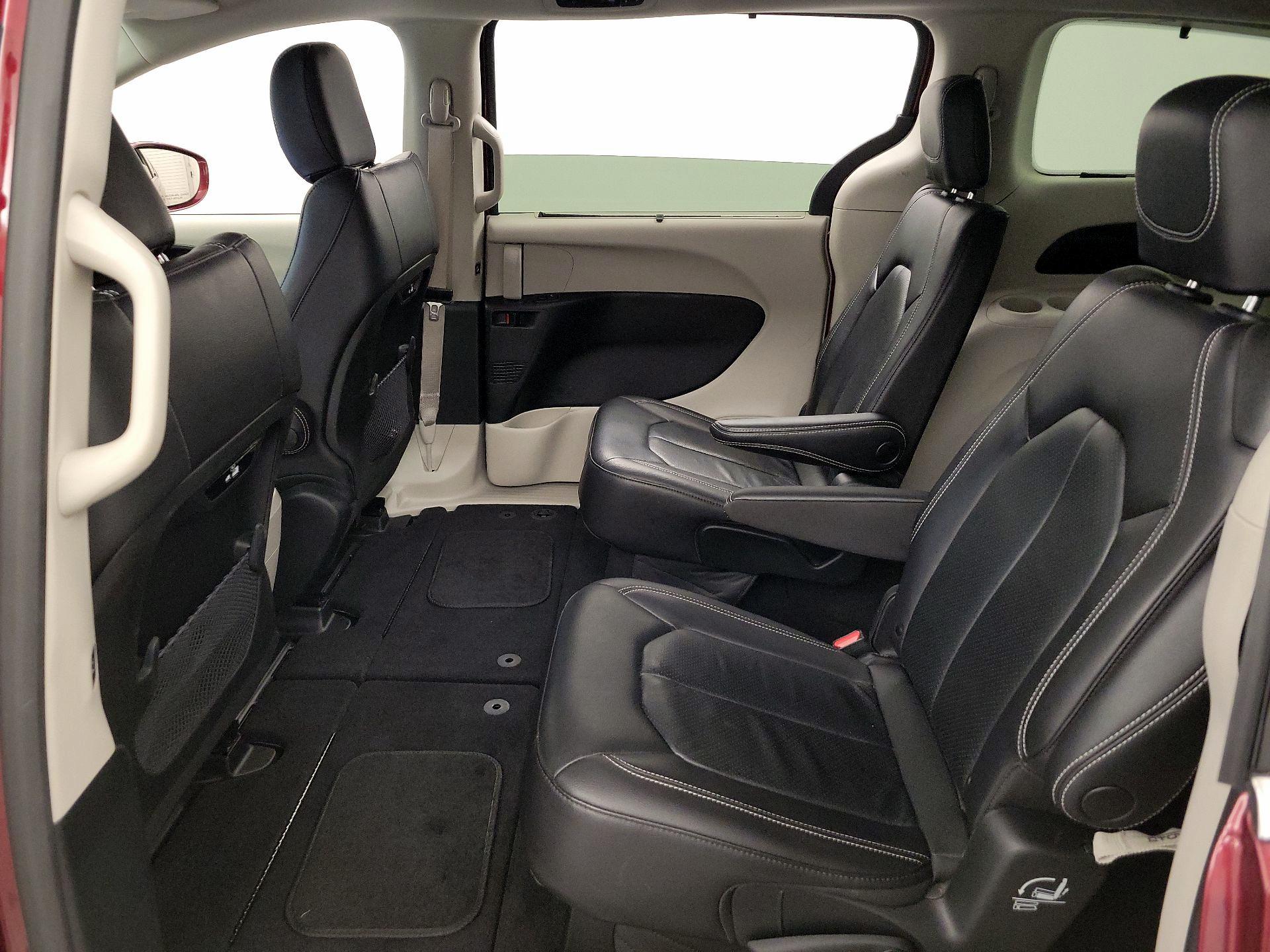 Thumbnail: 2022 Chrysler Pacifica - 19