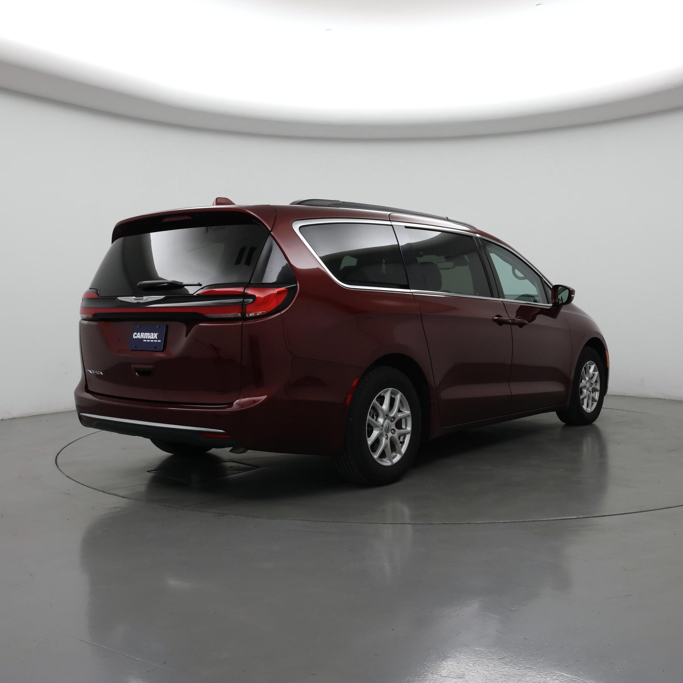 Thumbnail: 2022 Chrysler Pacifica - 8