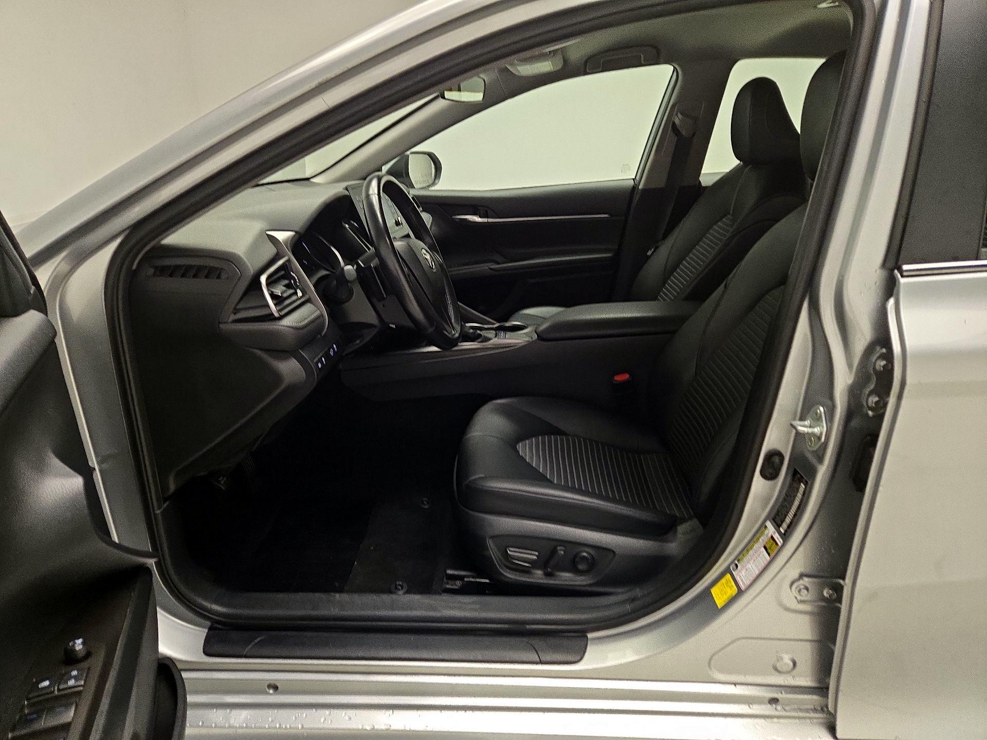 Thumbnail: 2022 Toyota Camry - 11