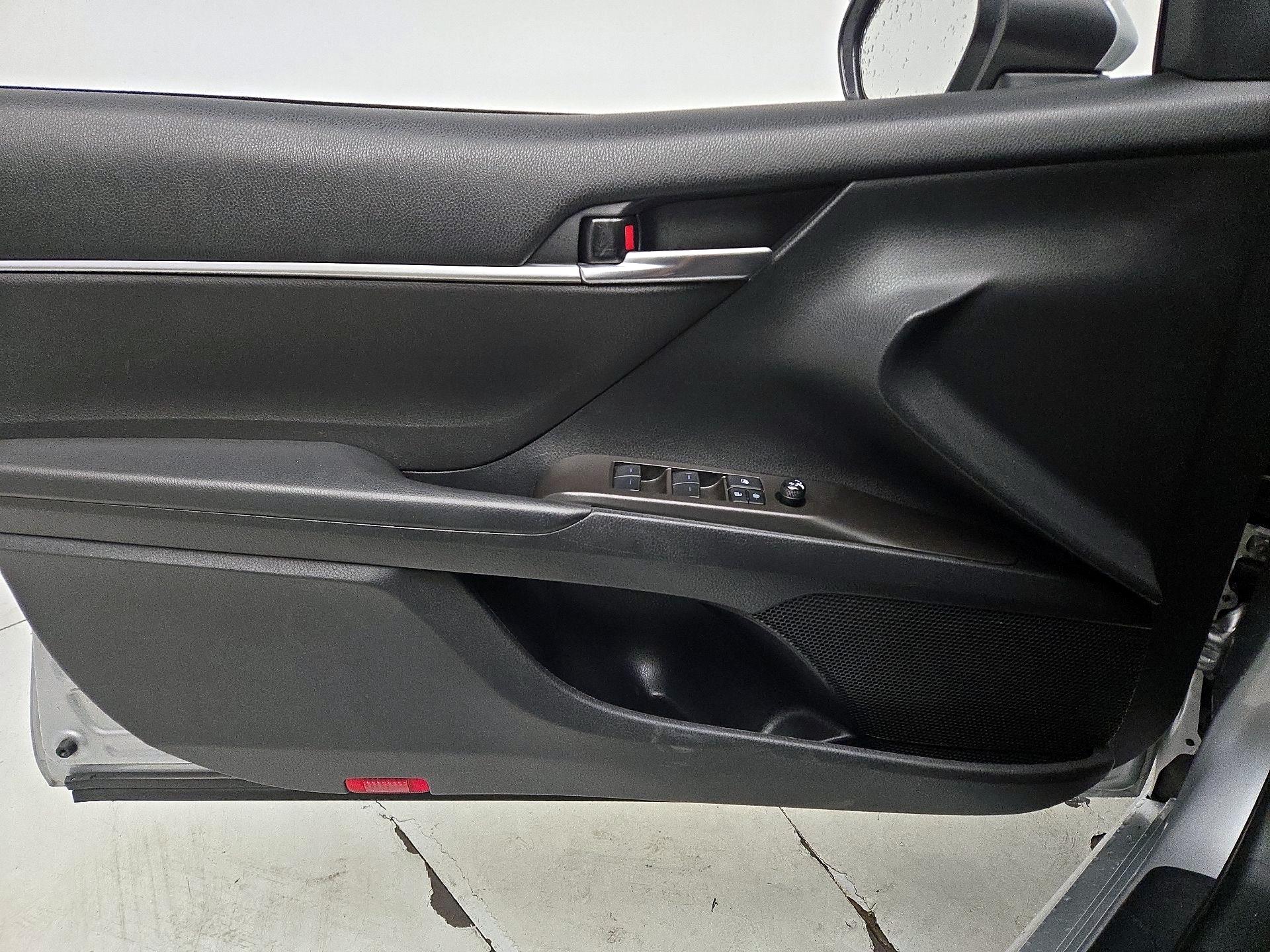 Thumbnail: 2022 Toyota Camry - 12