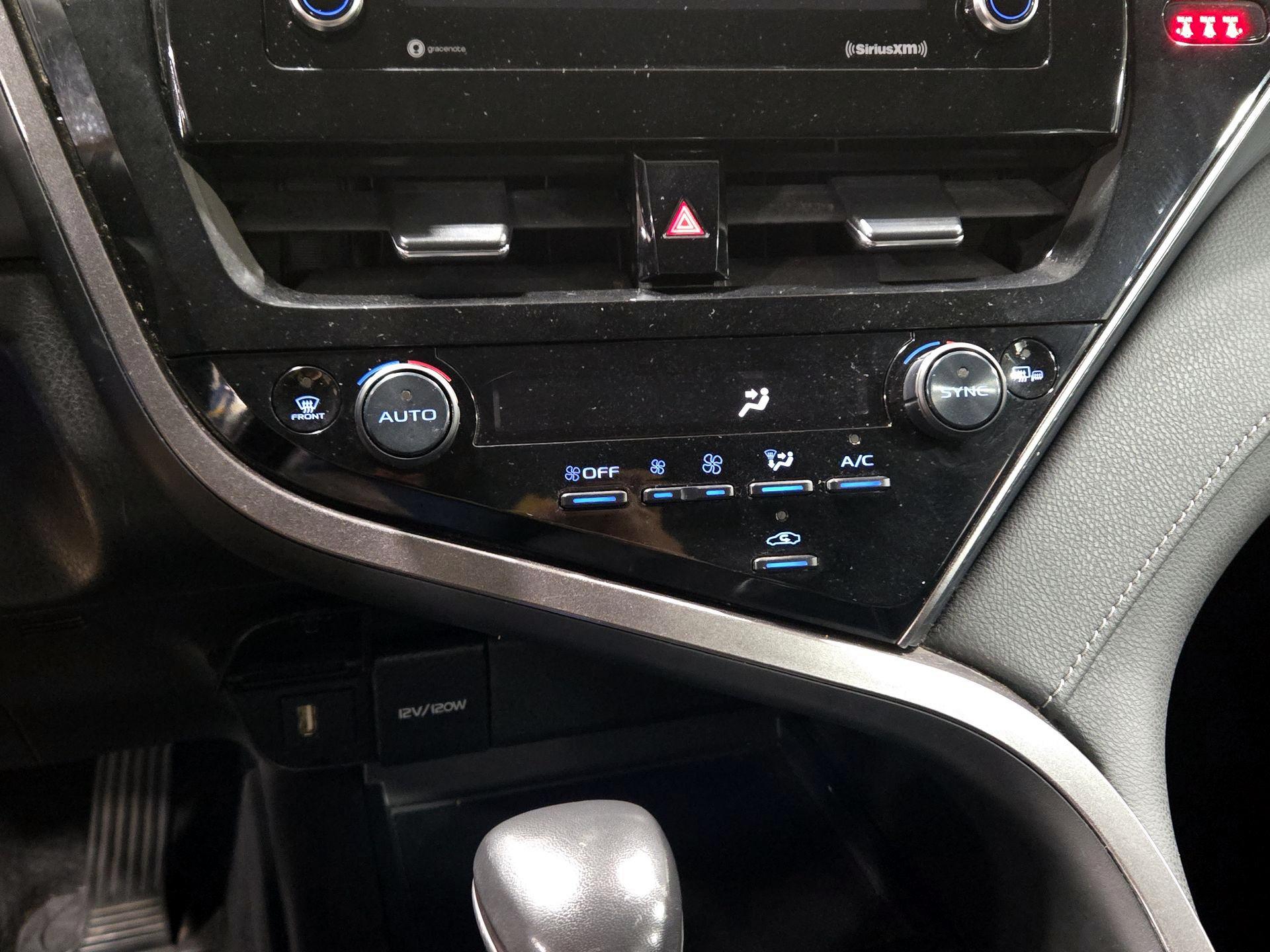 Thumbnail: 2022 Toyota Camry - 16